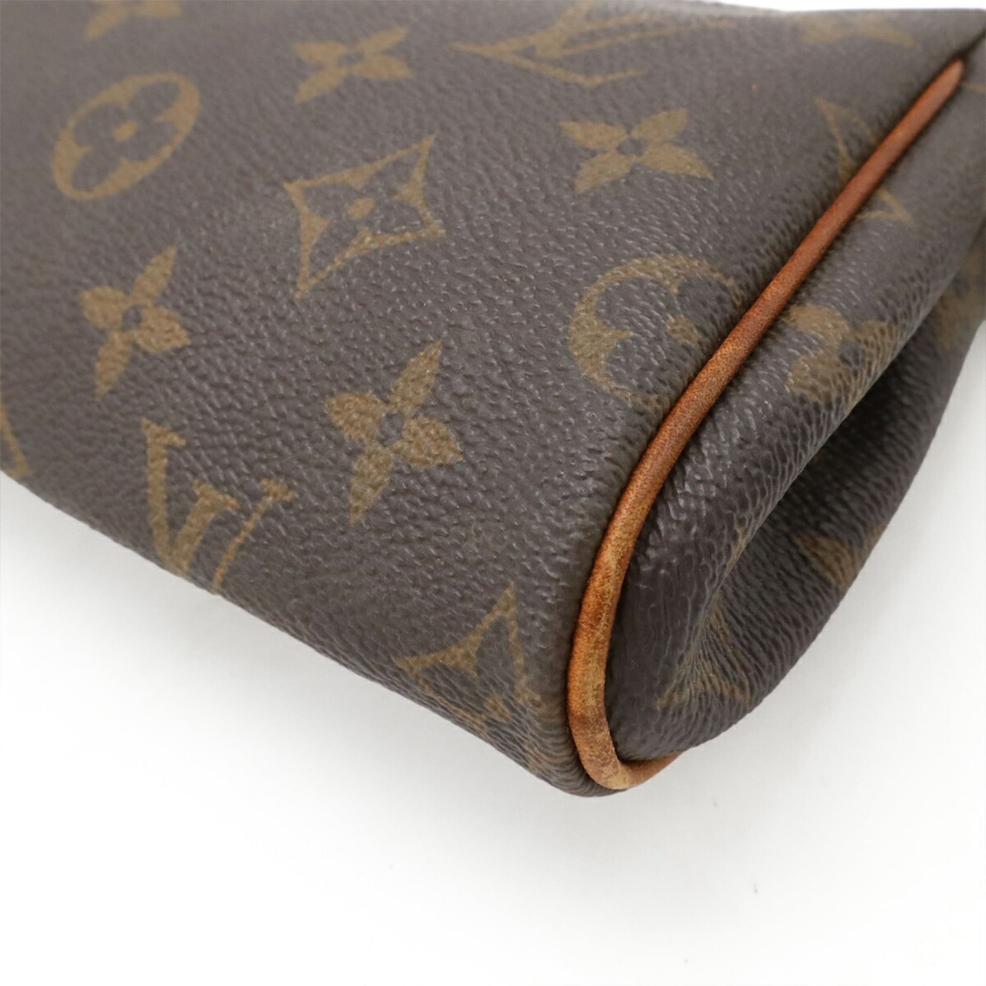 Louis Vuitton Brown Monogram Monogram Handbag Pouch Shoulder Bag (Pre-Owned)