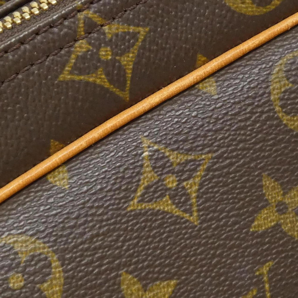 Louis Vuitton Marron Coated Canvas Shoulder Bag (Pre-Owned)