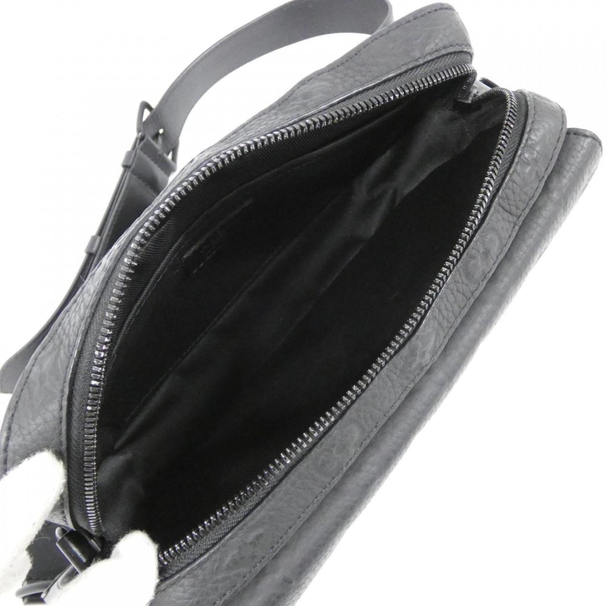 Louis Vuitton Black Leather Messenger Bag Shoulder Bag (Pre-Owned)