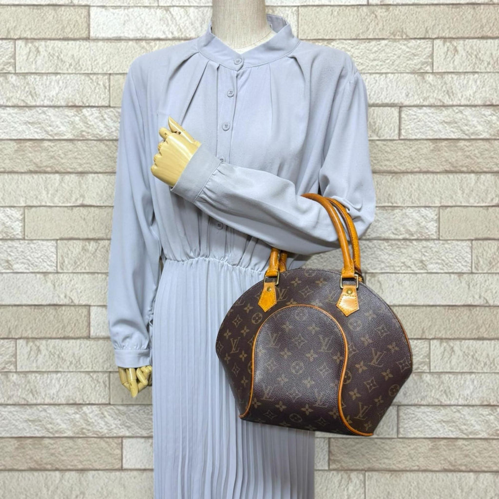 Louis Vuitton Monogram Brown Monogram Handbag (Pre-Owned)