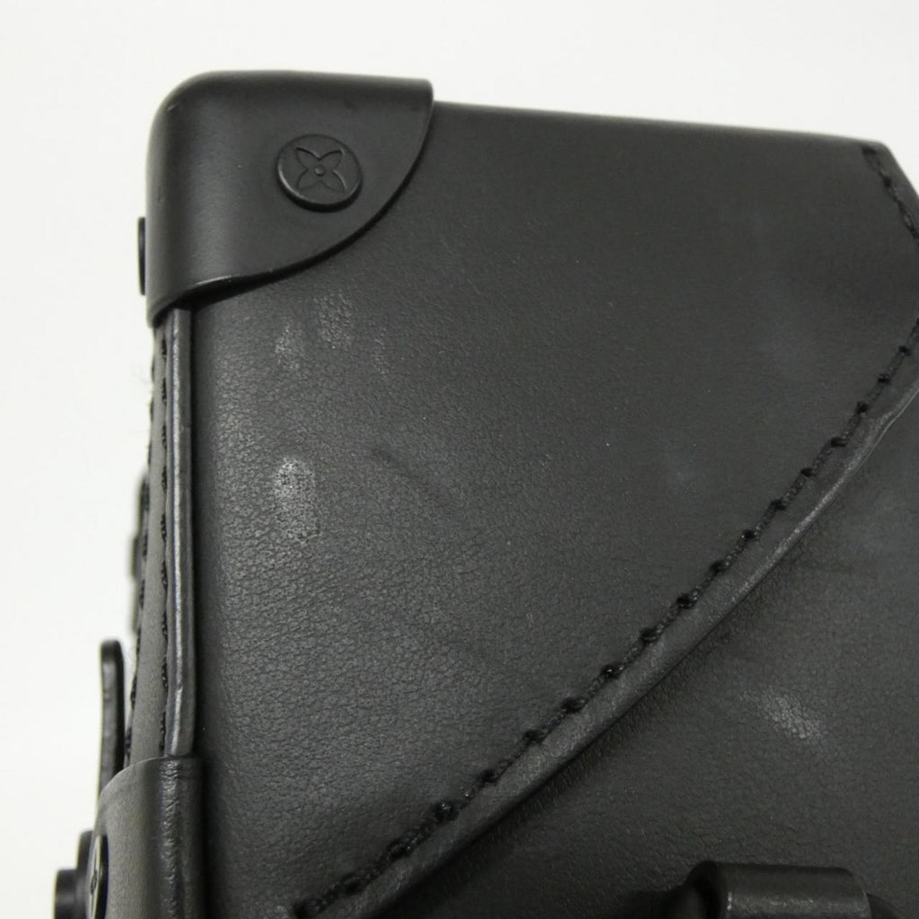 Louis Vuitton Black Leather Shoulder Bag (Pre-Owned)
