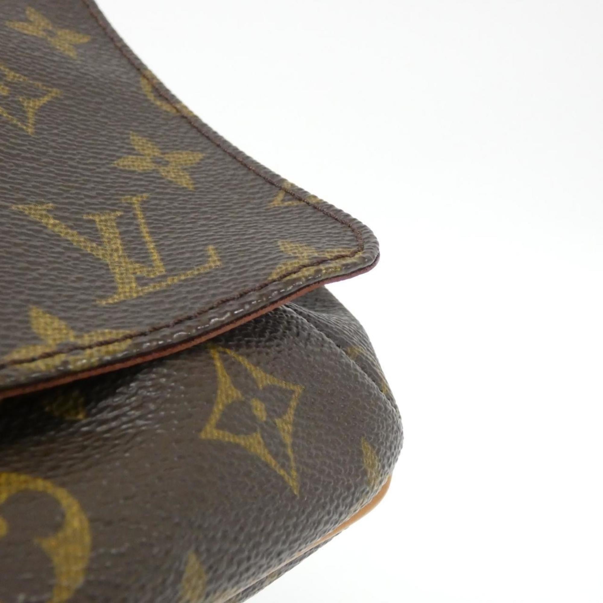 Louis Vuitton Marron Coated Canvas Shoulder Bag (Pre-Owned)
