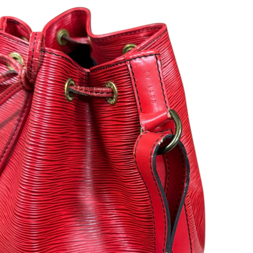 Louis Vuitton Castilian Red Red Color Epi Leather Shoulder Bag (Pre-Owned)