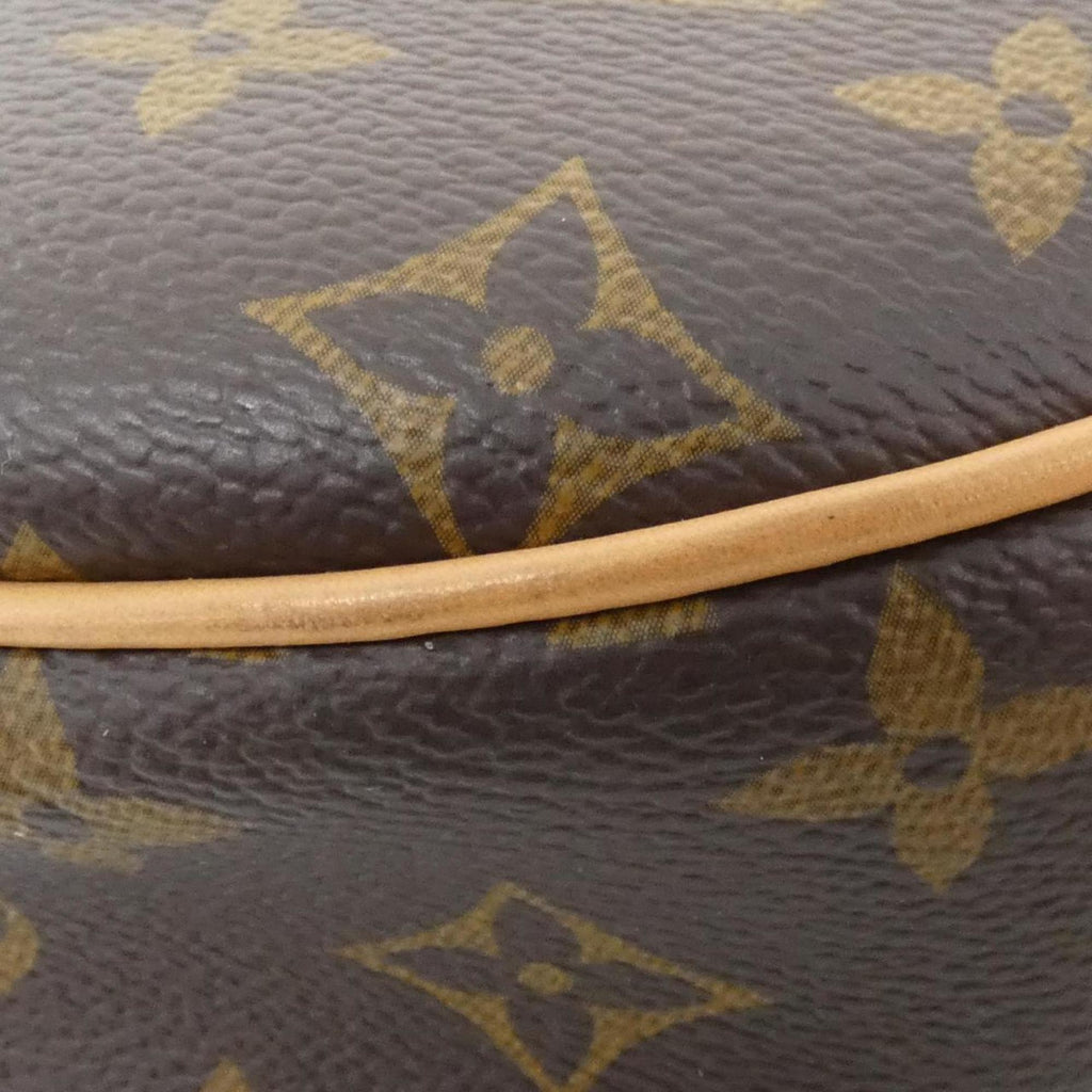 Louis Vuitton Marron Coated Canvas Shoulder Bag (Pre-Owned)