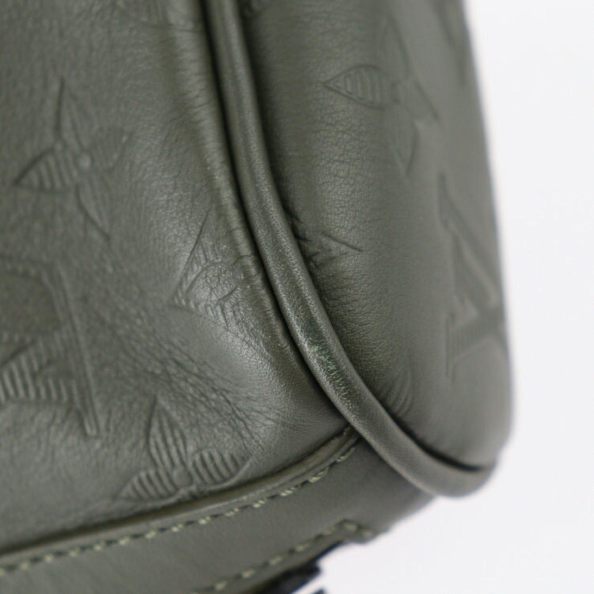 Louis Vuitton Black Khaki Leather Shoulder Bag (Pre-Owned)