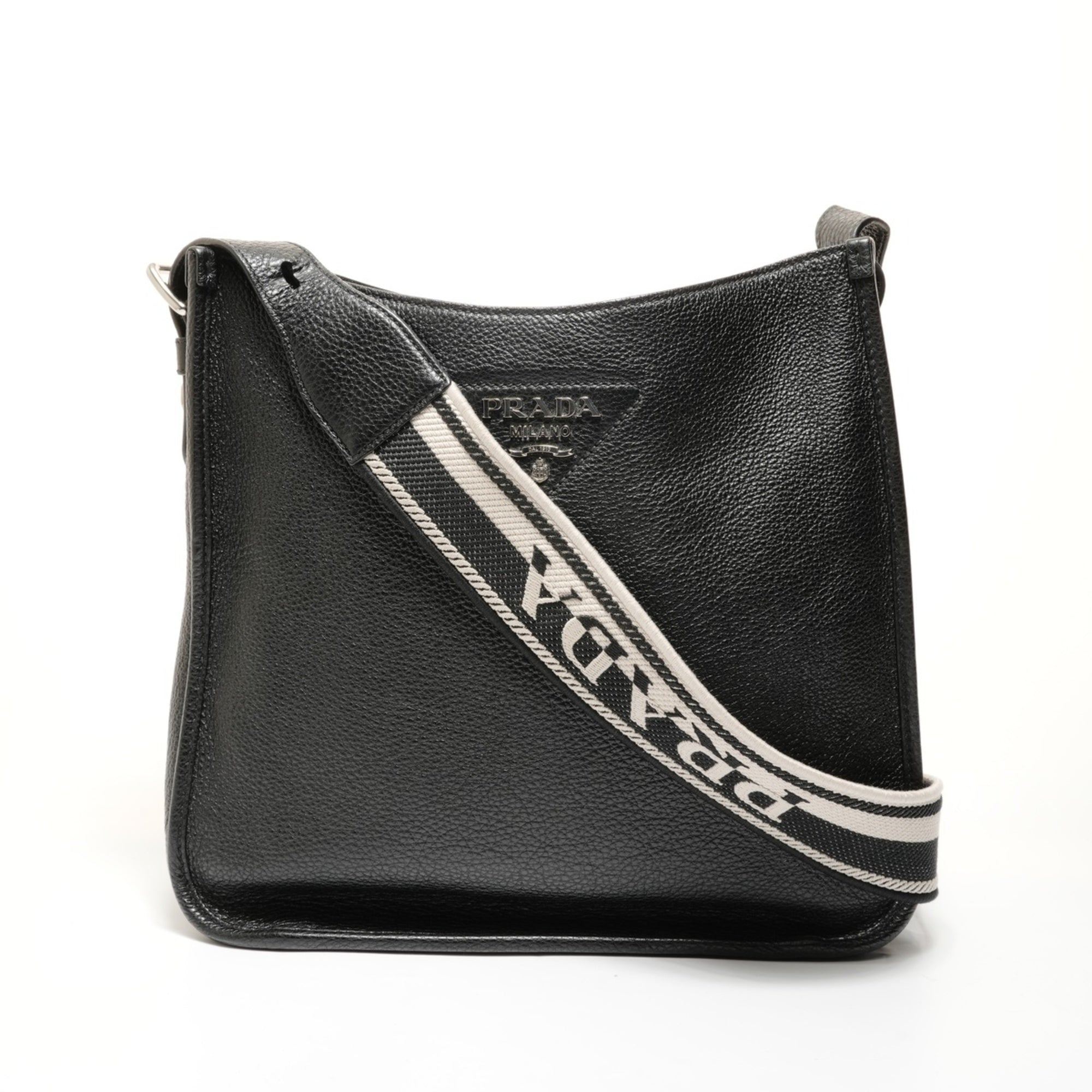 Logo Strap Hobo Leather Medium