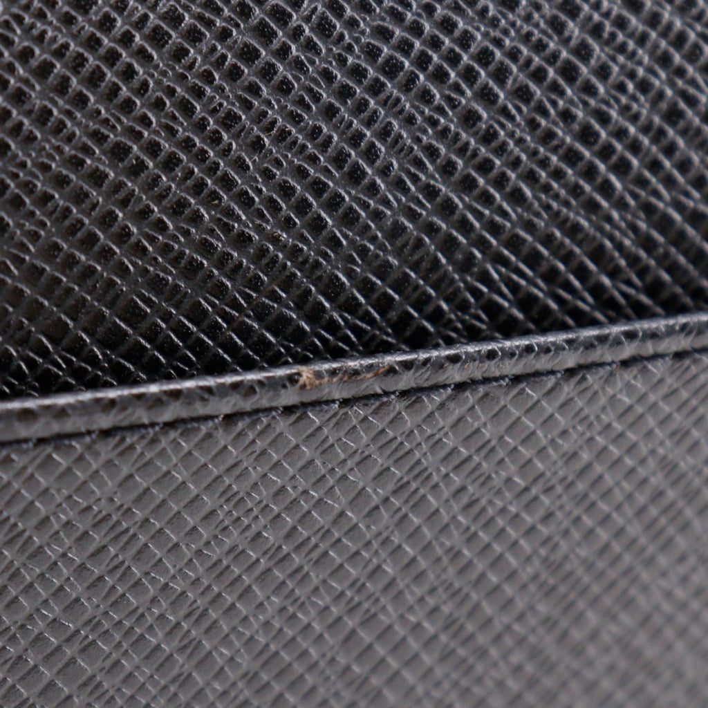 Louis Vuitton Taiga Ardoise Black Taiga Leather Pochette (Pre-Owned)
