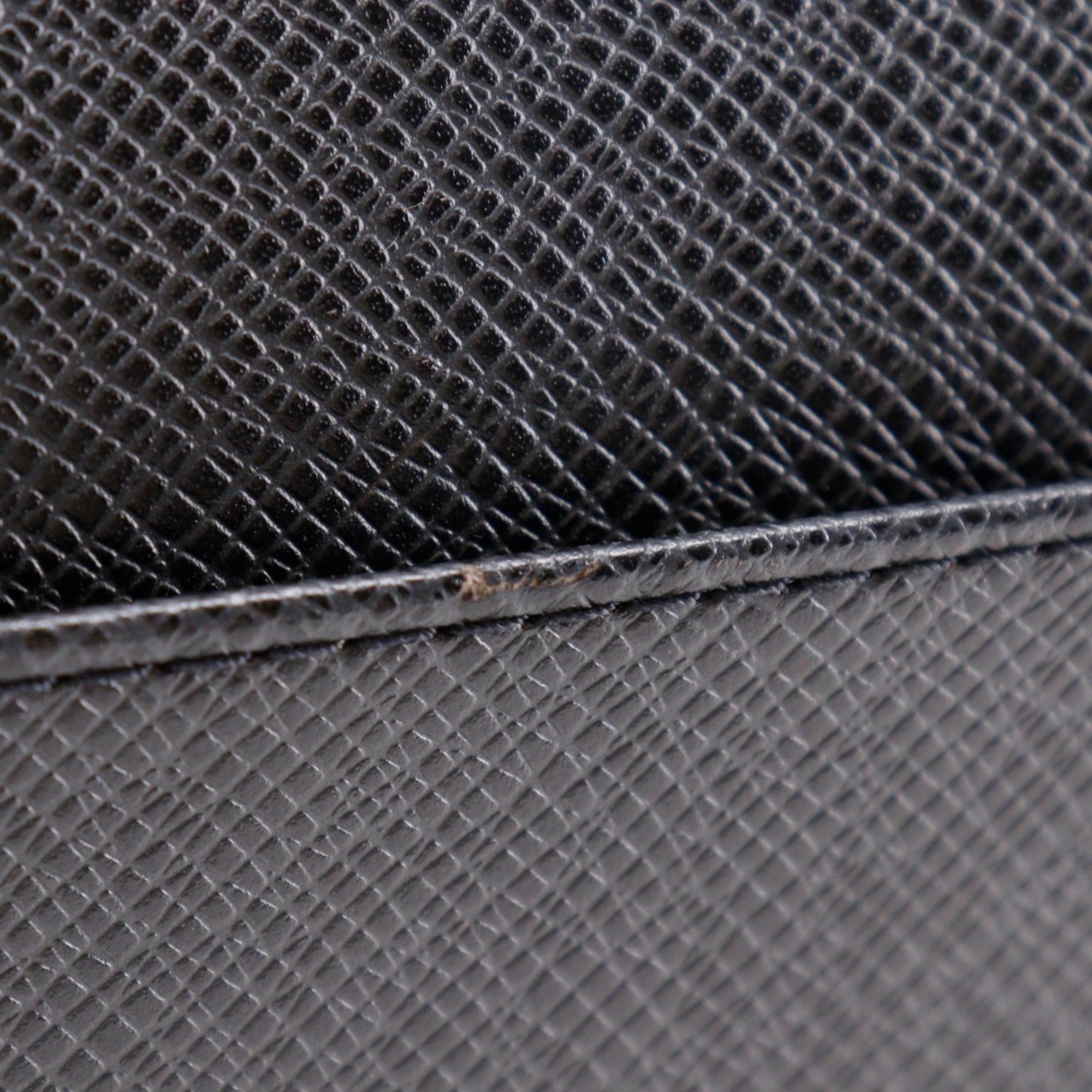 Louis Vuitton Taiga Ardoise Black Taiga Leather Pochette (Pre-Owned)