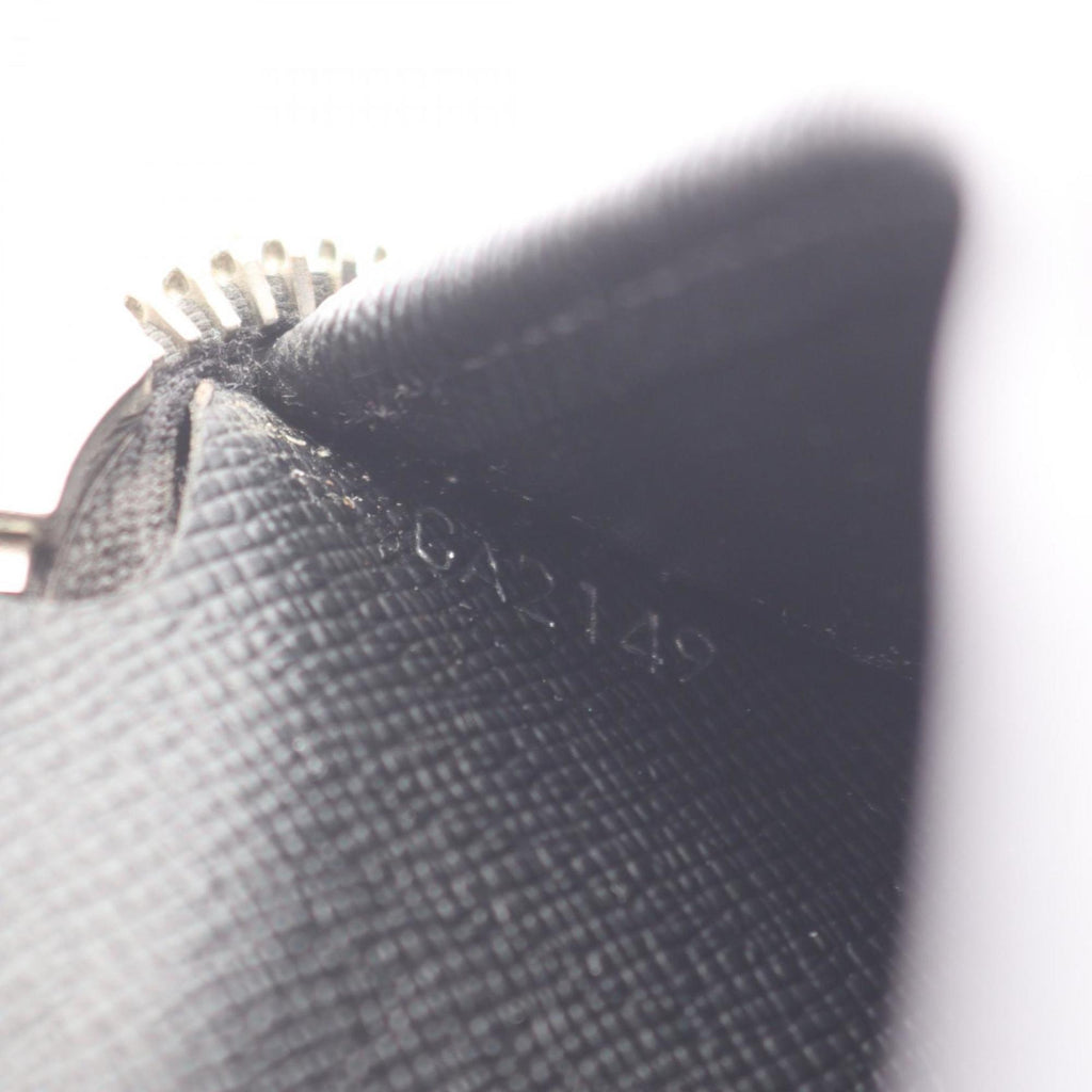 Louis Vuitton Taiga Black Taiga Leather Long Wallet (Bi-Fold) (Pre-Owned)