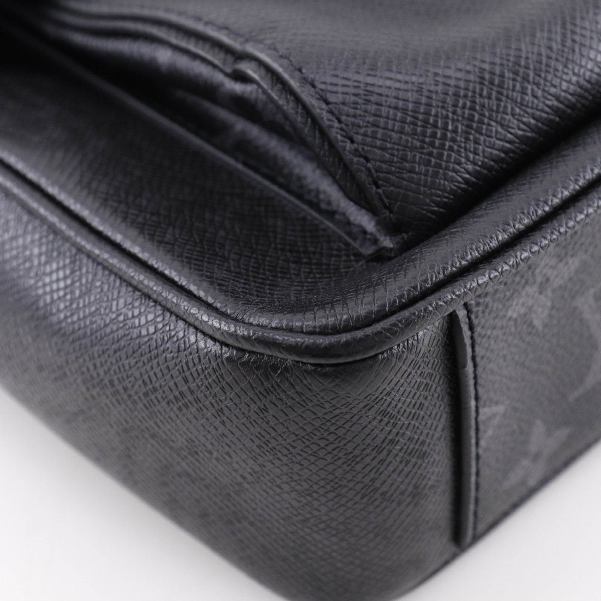 Louis Vuitton Taigarama Black Taigarama Monogram Eclipse Shoulder Bag (Pre-Owned)