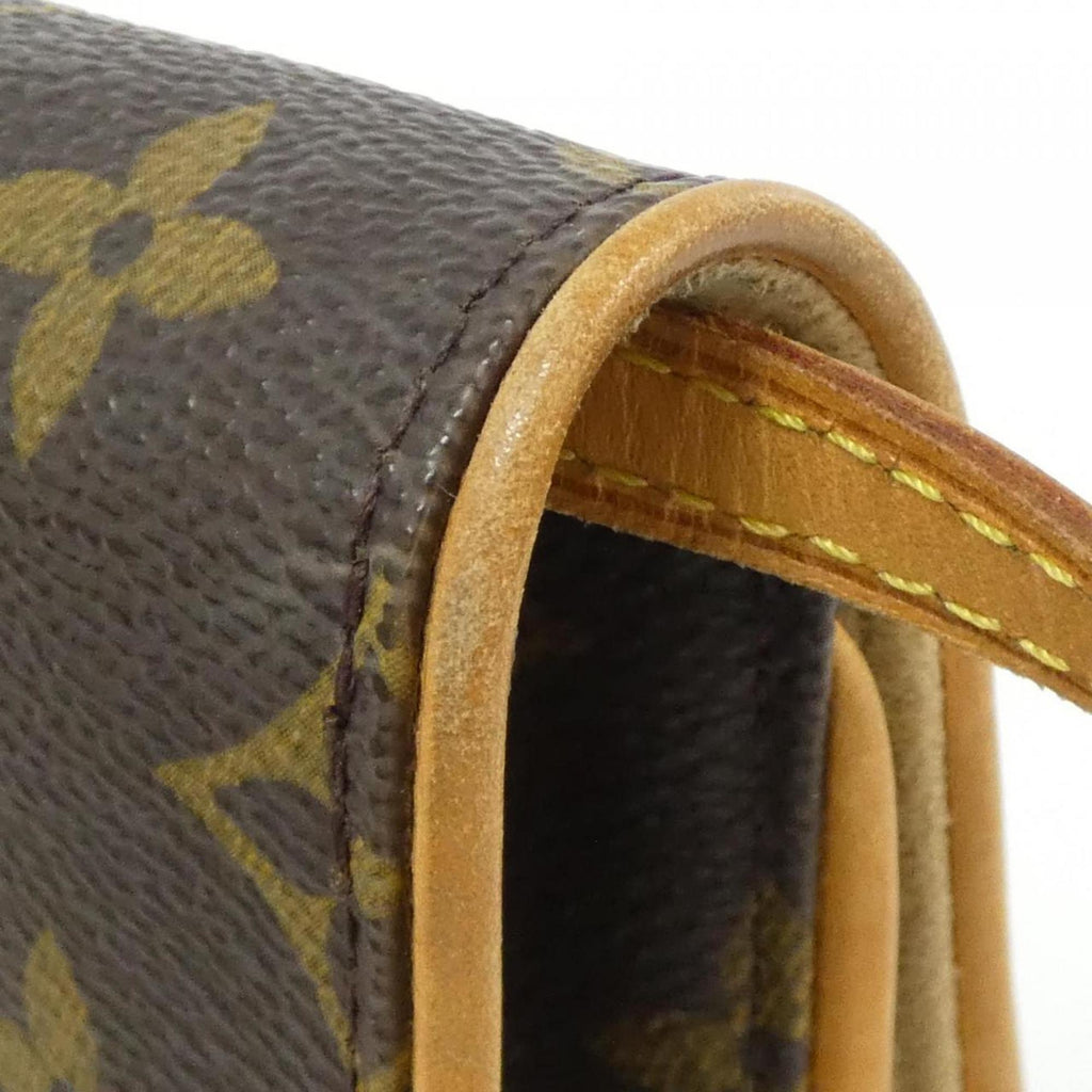 Louis Vuitton Marron Coated Canvas Pochette Shoulder Bag (Pre-Owned)