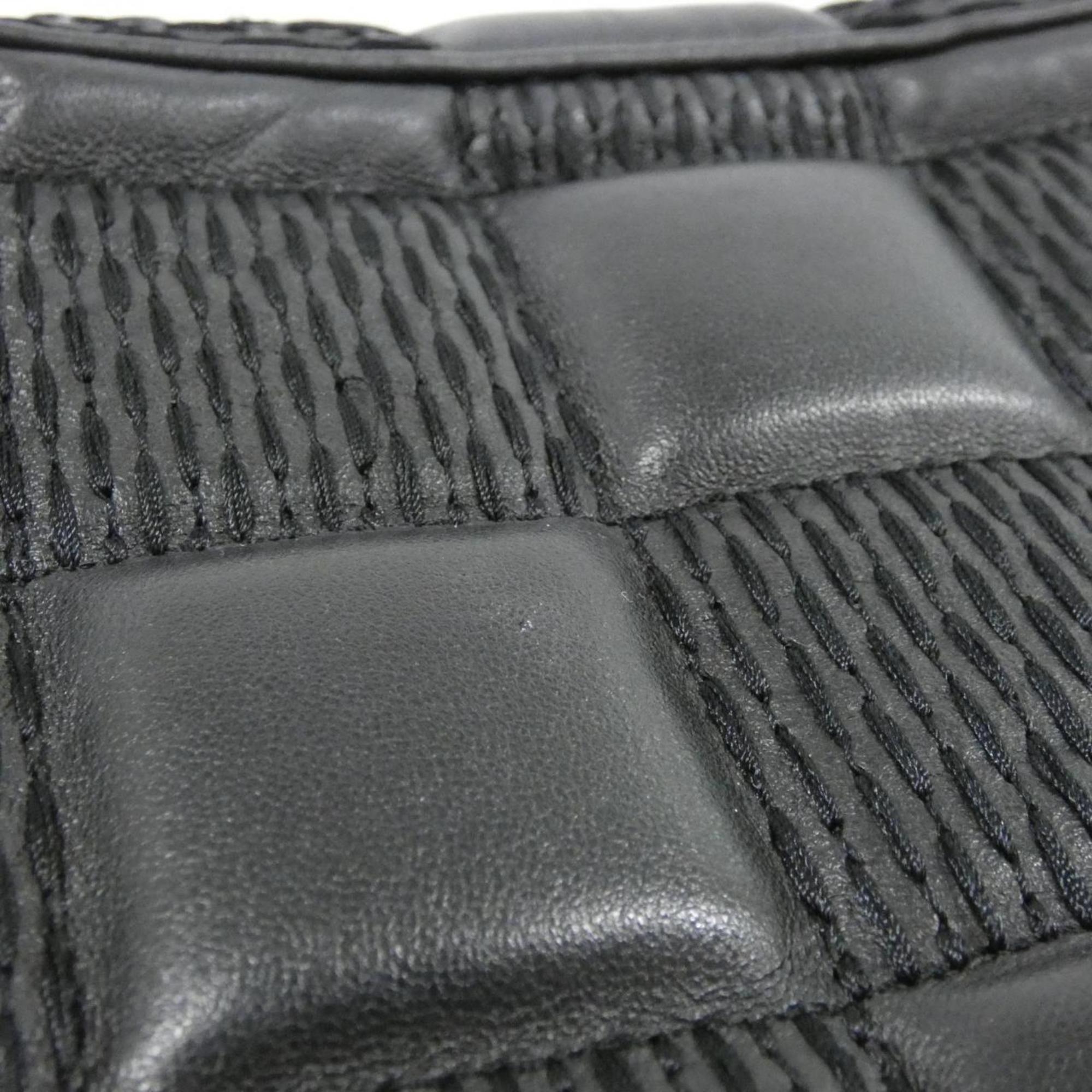 Louis Vuitton Black Leather Shoulder Bag (Pre-Owned)