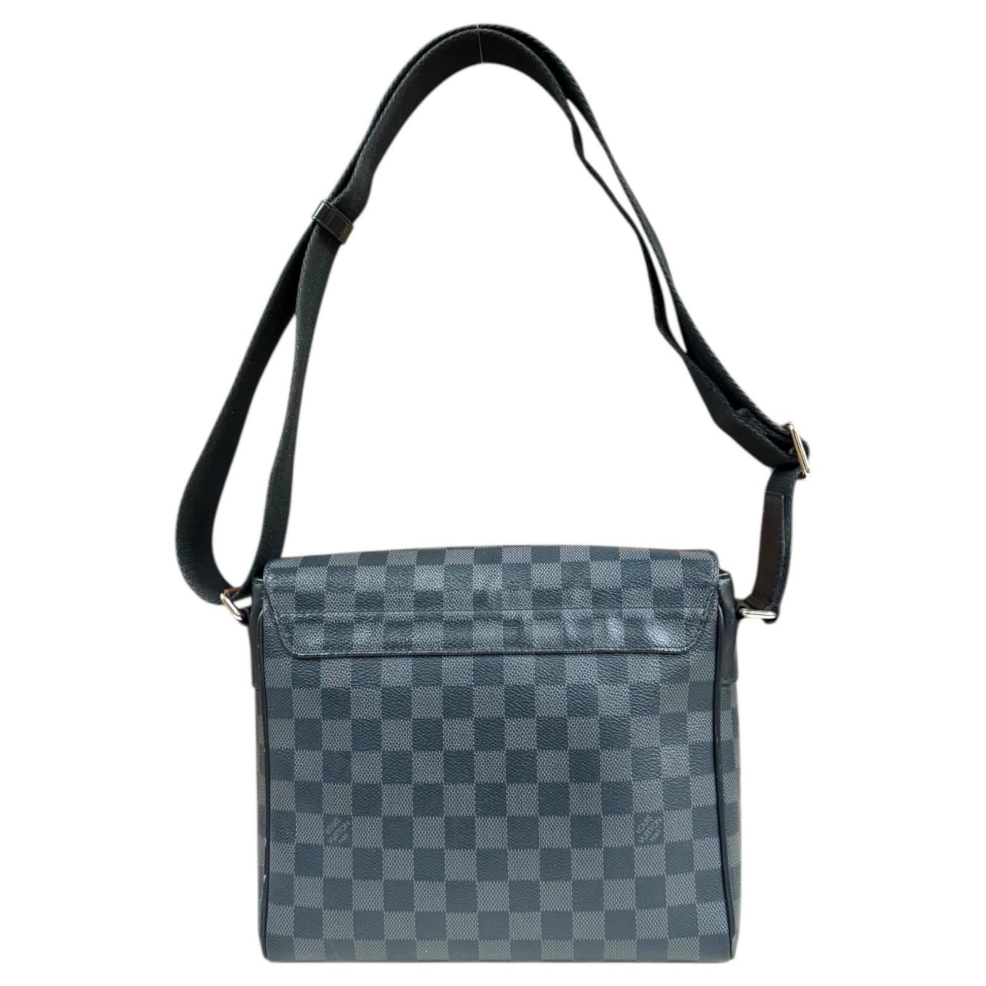 Louis Vuitton Black Gray Or Damier Graphite Shoulder Bag (Pre-Owned)