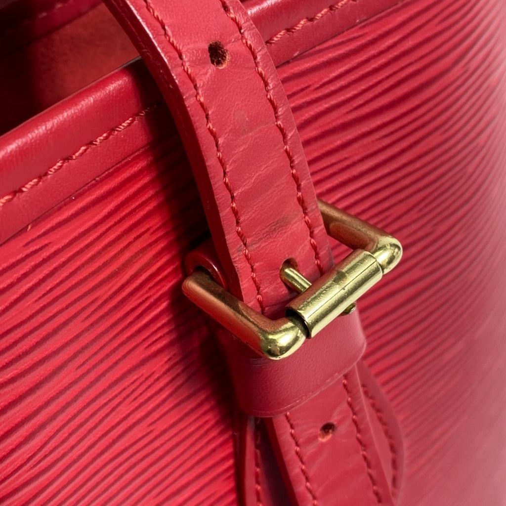 Louis Vuitton Red Color Rouge Epi Leather Pouch Shoulder Bag (Pre-Owned)
