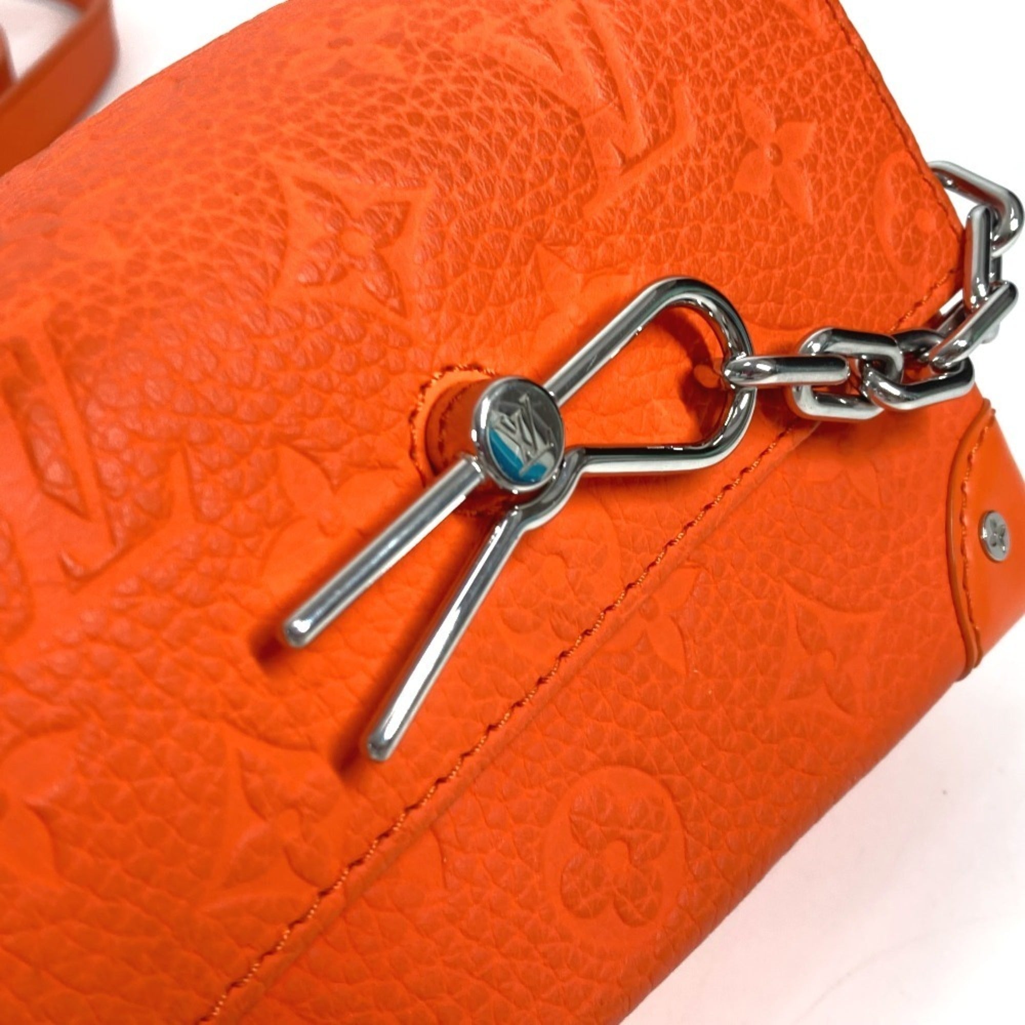 Louis Vuitton Orange Leather Pochette Shoulder Bag (Pre-Owned)