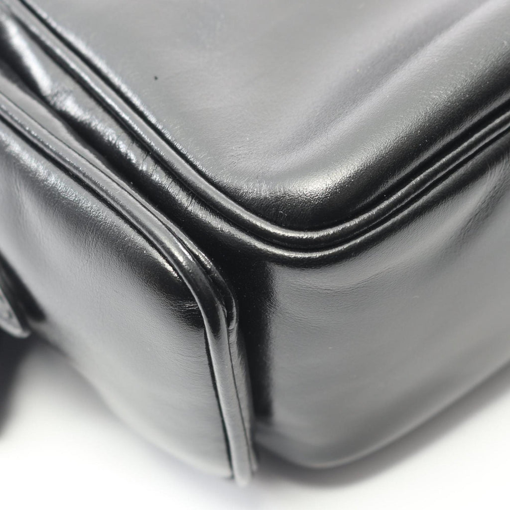 Louis Vuitton Black Leather Shoulder Bag (Pre-Owned)