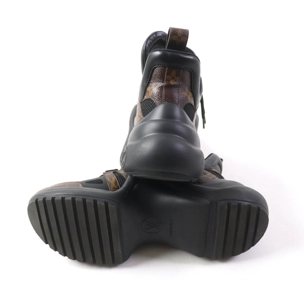 Louis Vuitton Black Sneakers (Pre-Owned)