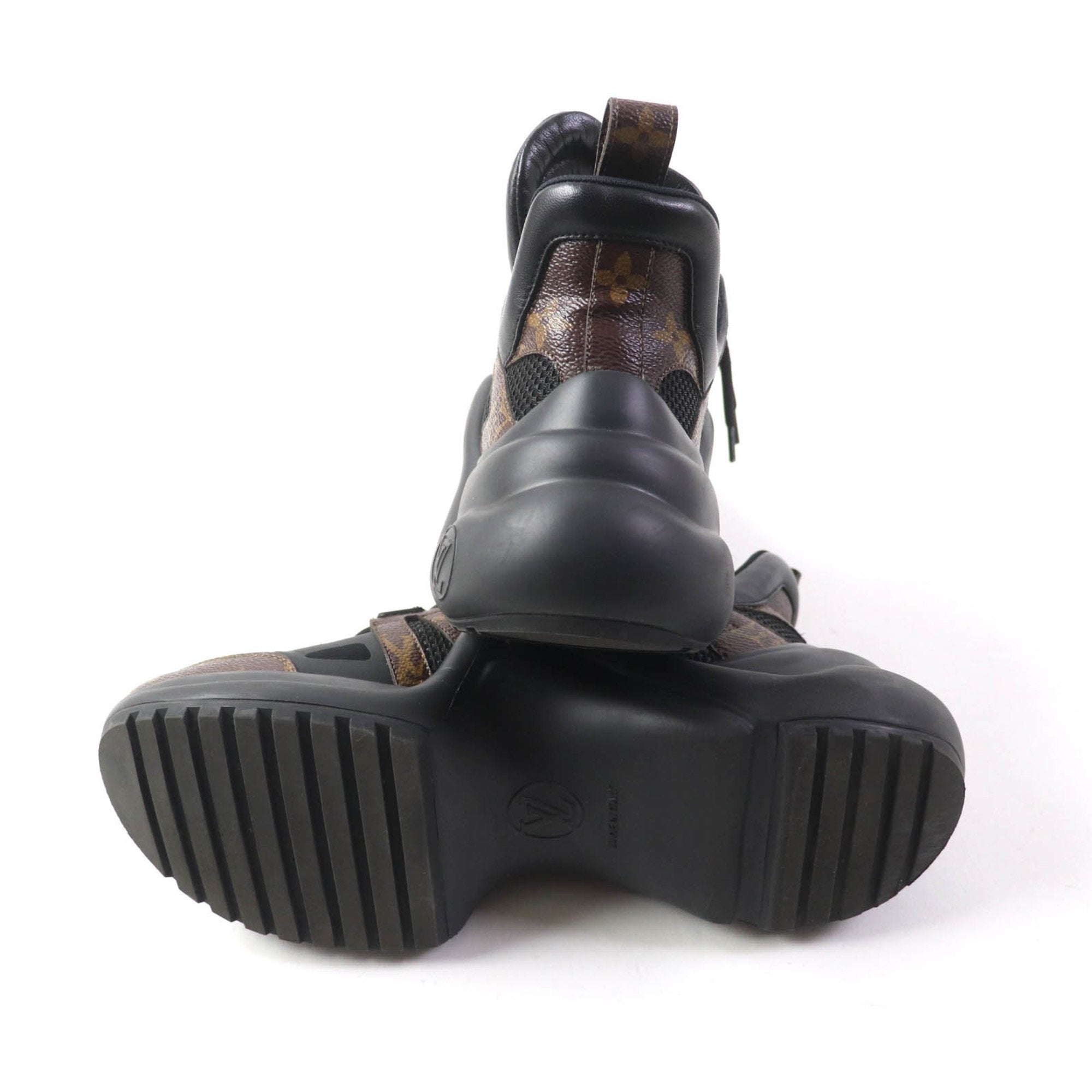 Louis Vuitton Black Sneakers (Pre-Owned)