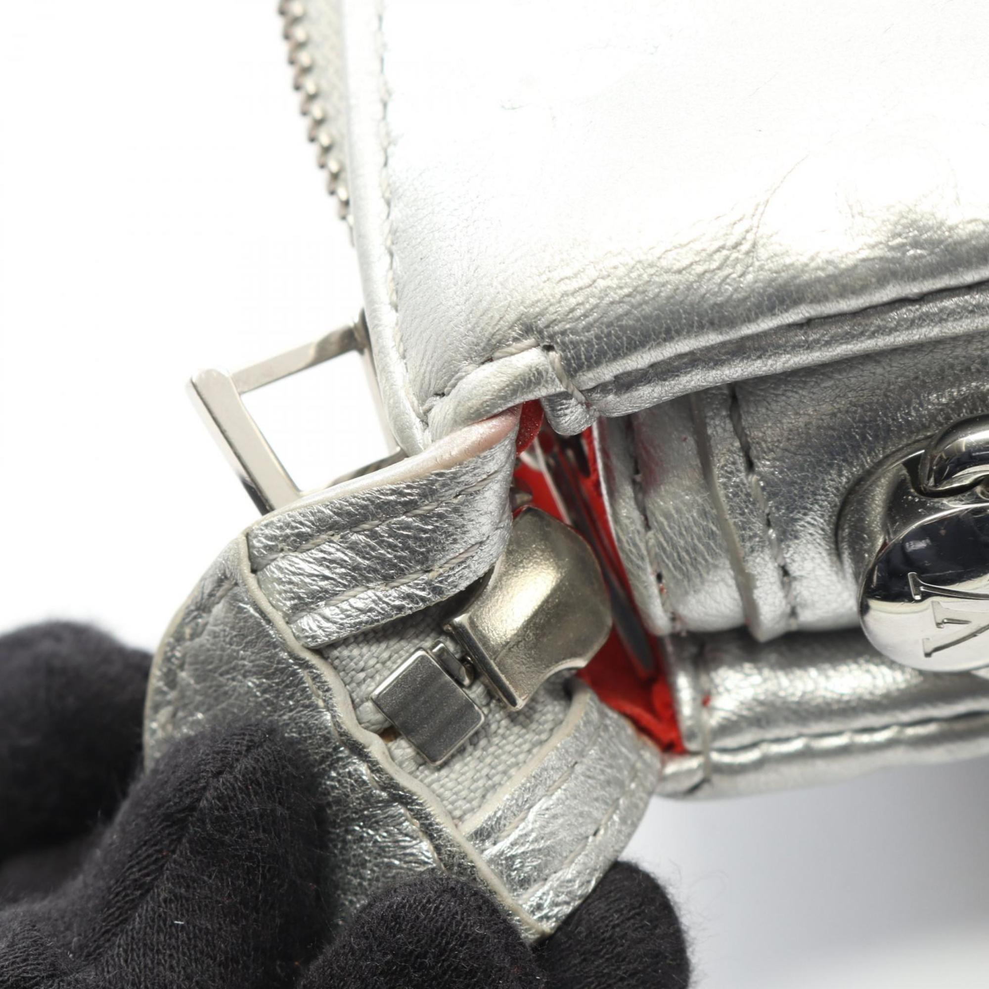 Louis Vuitton Silver Leather Shoulder Bag (Pre-Owned)