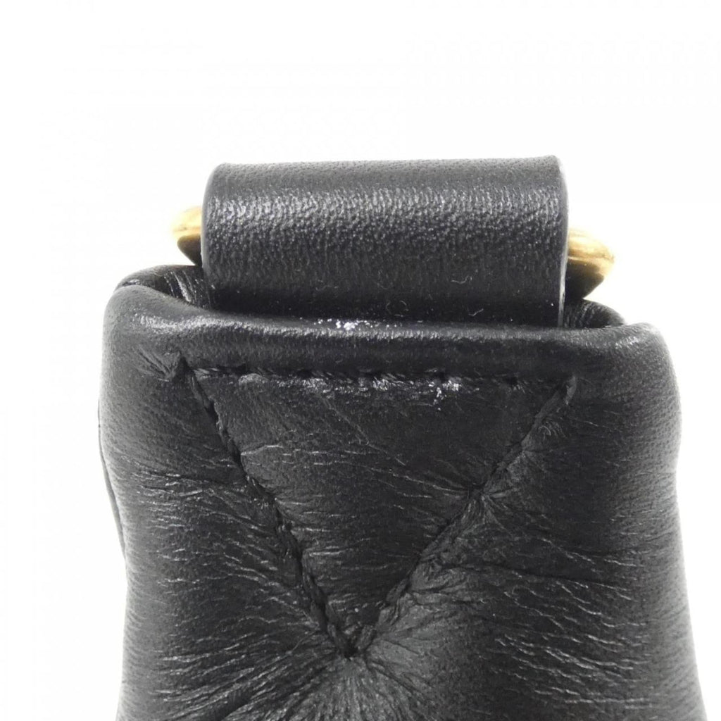 Louis Vuitton Black Leather Shoulder Bag (Pre-Owned)
