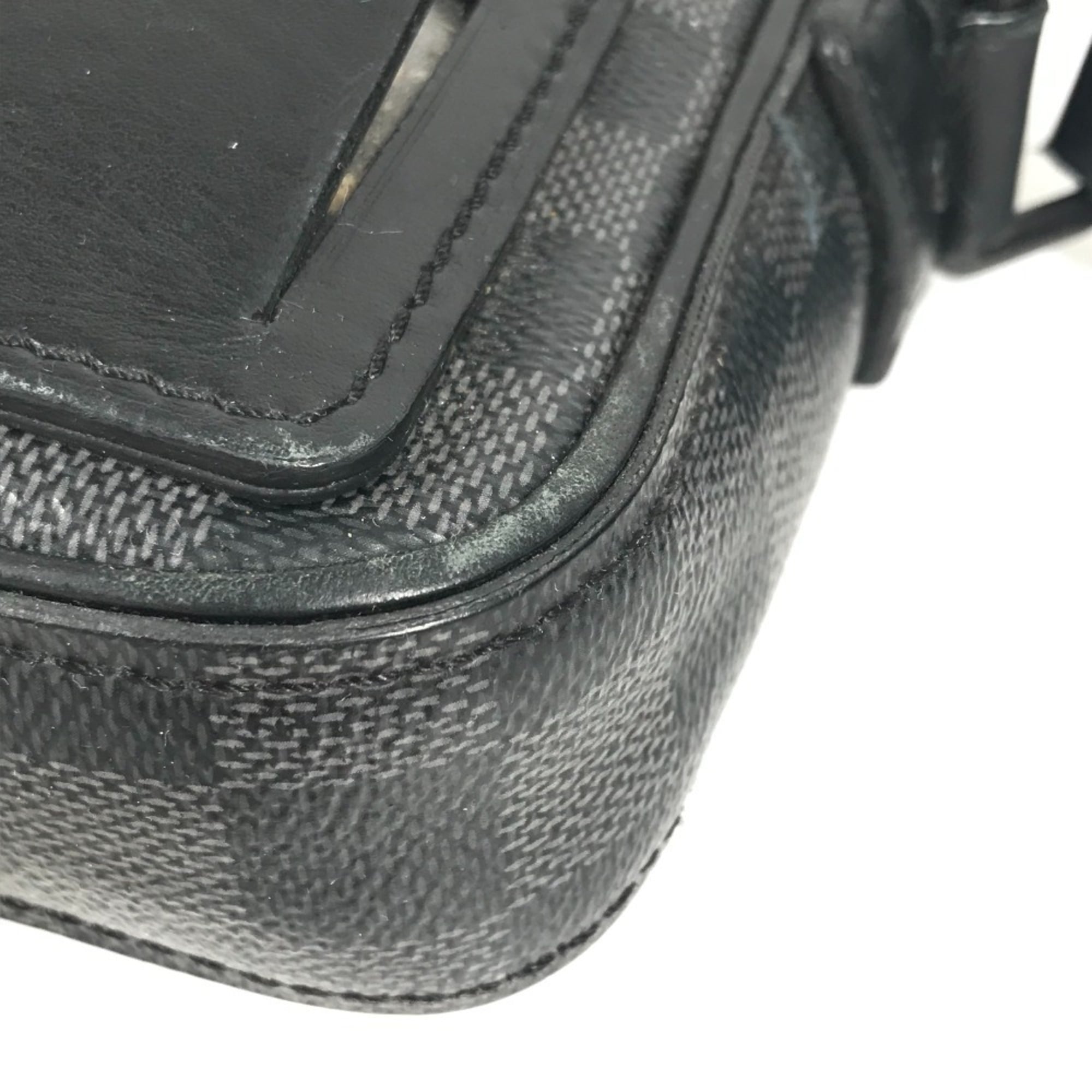 Louis Vuitton Black Damier Graphite Damier Graphite Messenger Bag Shoulder Bag (Pre-Owned)