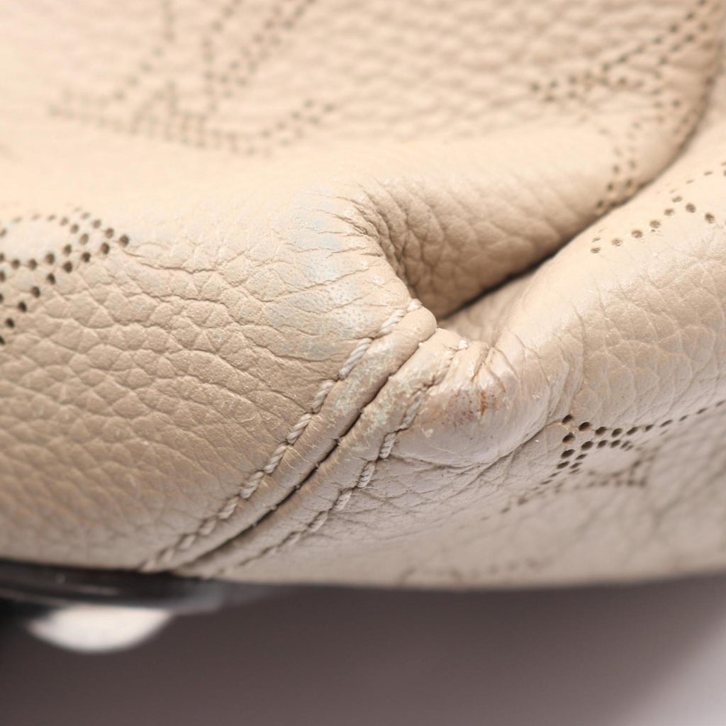 Louis Vuitton Beige Leather Handbag (Pre-Owned)