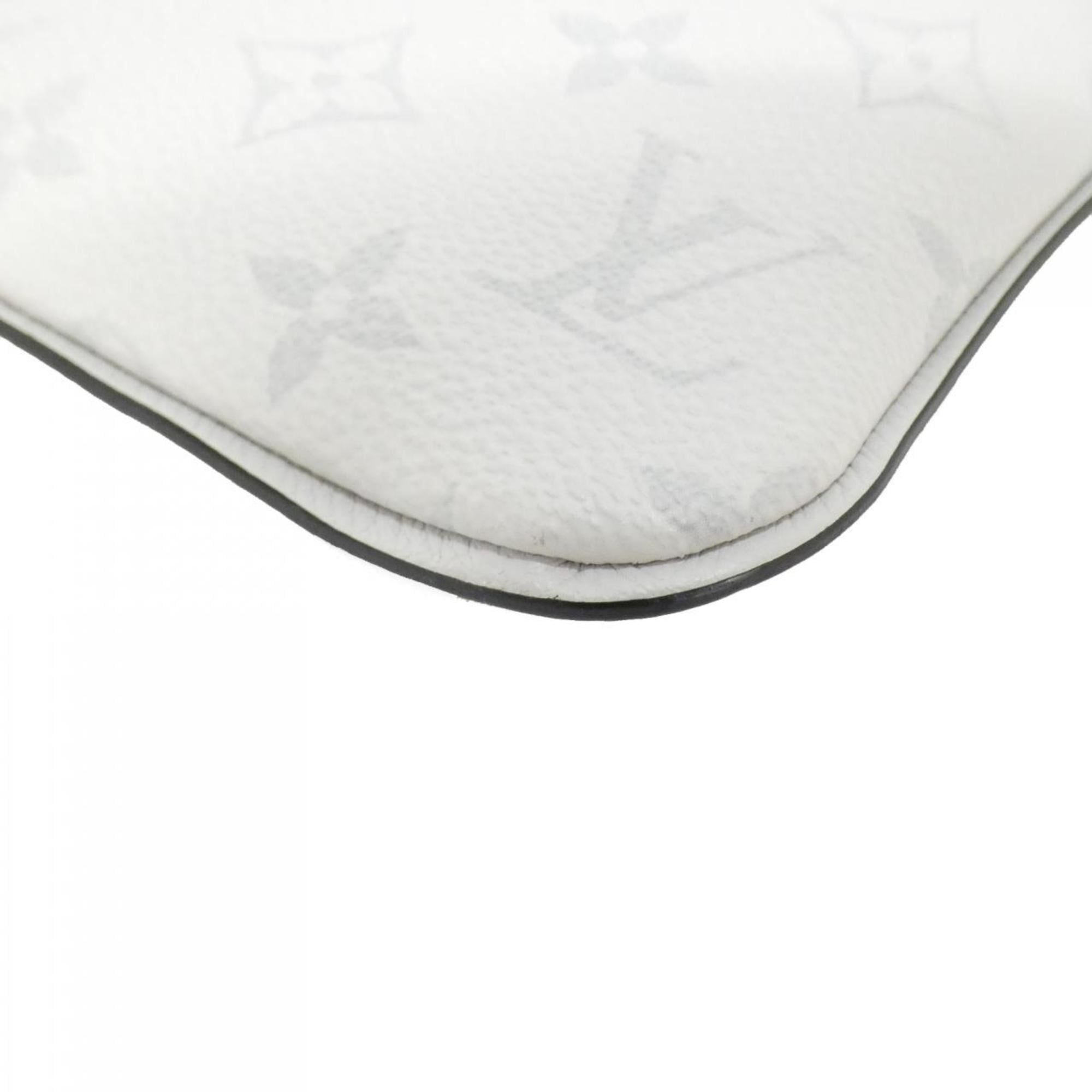Louis Vuitton White Taigarama Shoulder Bag (Pre-Owned)