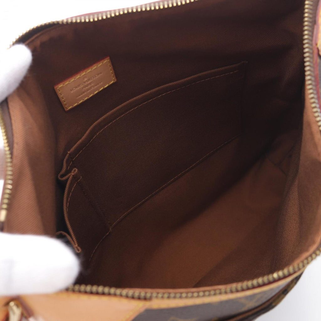 Louis Vuitton Brown Monogram Monogram Shoulder Bag (Pre-Owned)