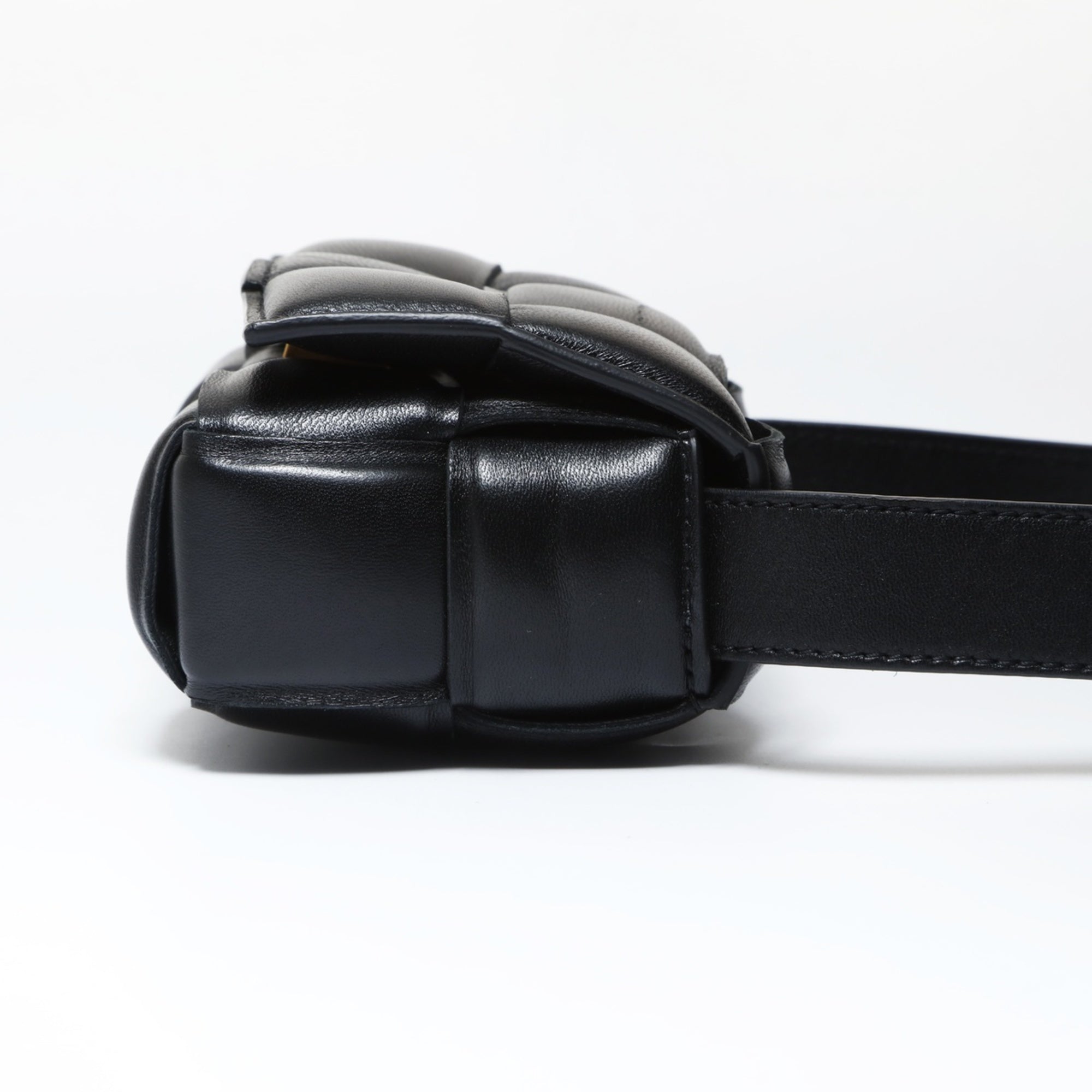 Cassette Crossbody Bag Padded Maxi Intrecciato Leather