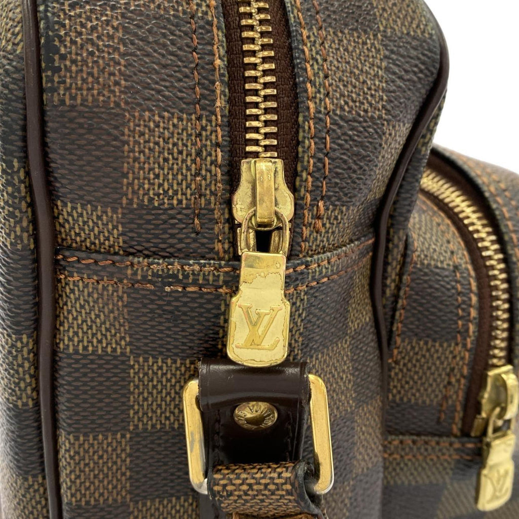Louis Vuitton Brown Coated Canvas Shoulder Bag (Pre-Owned)