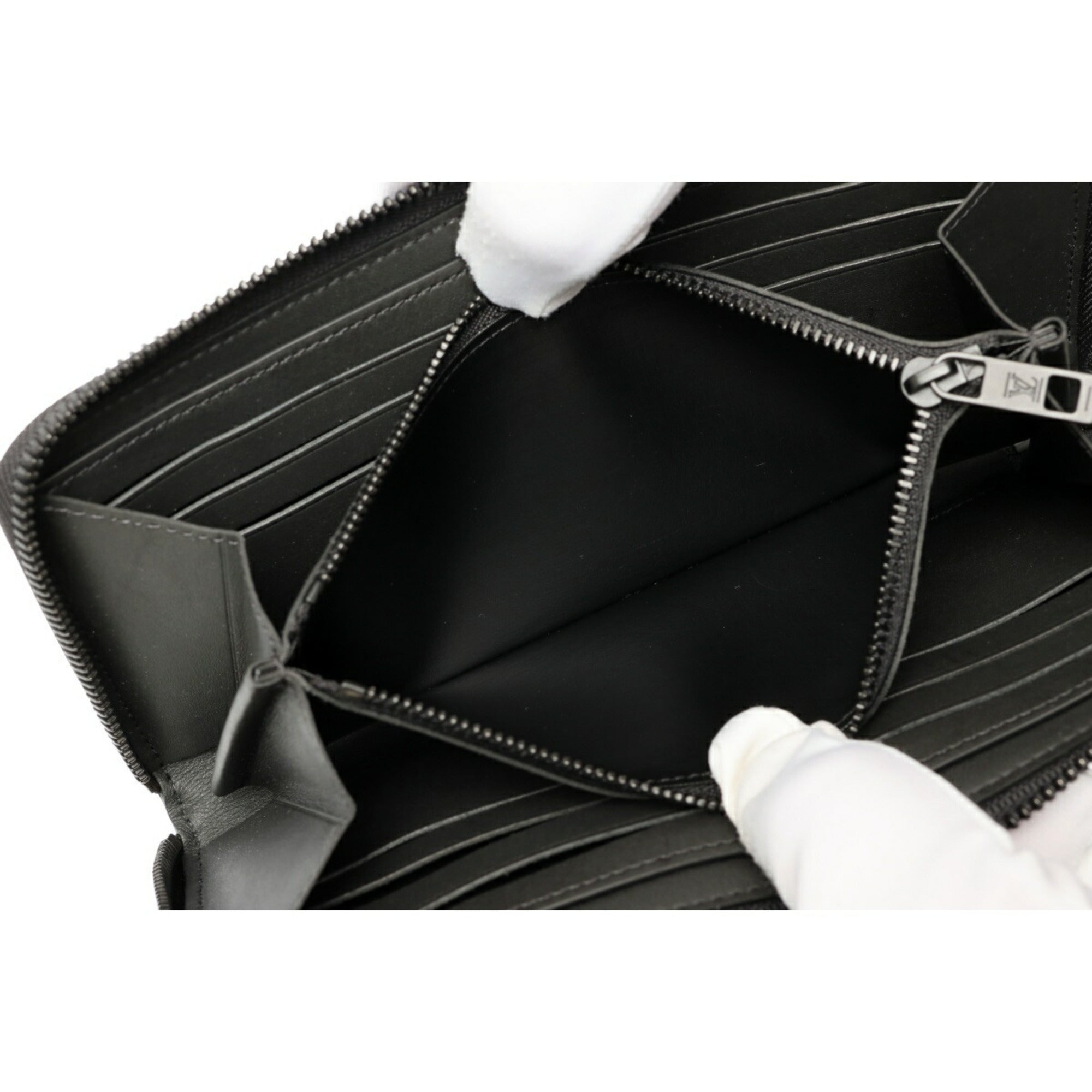 Louis Vuitton Black Noir Leather Long Wallet (Bi-Fold) (Pre-Owned)