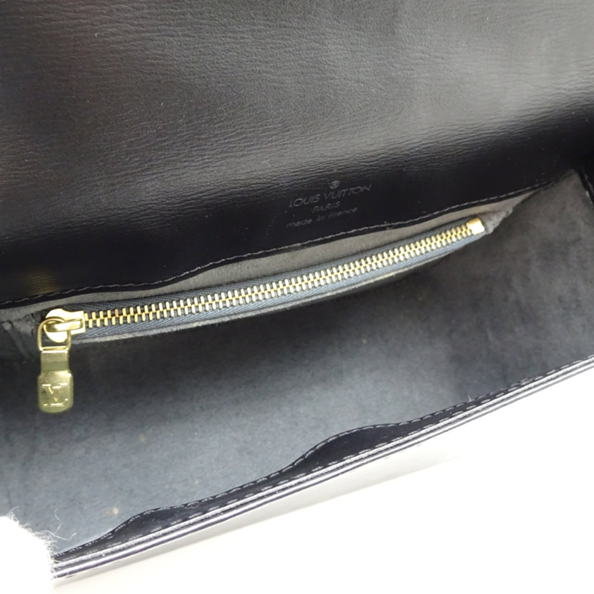 Louis Vuitton Black Noir Epi Leather Shoulder Bag (Pre-Owned)