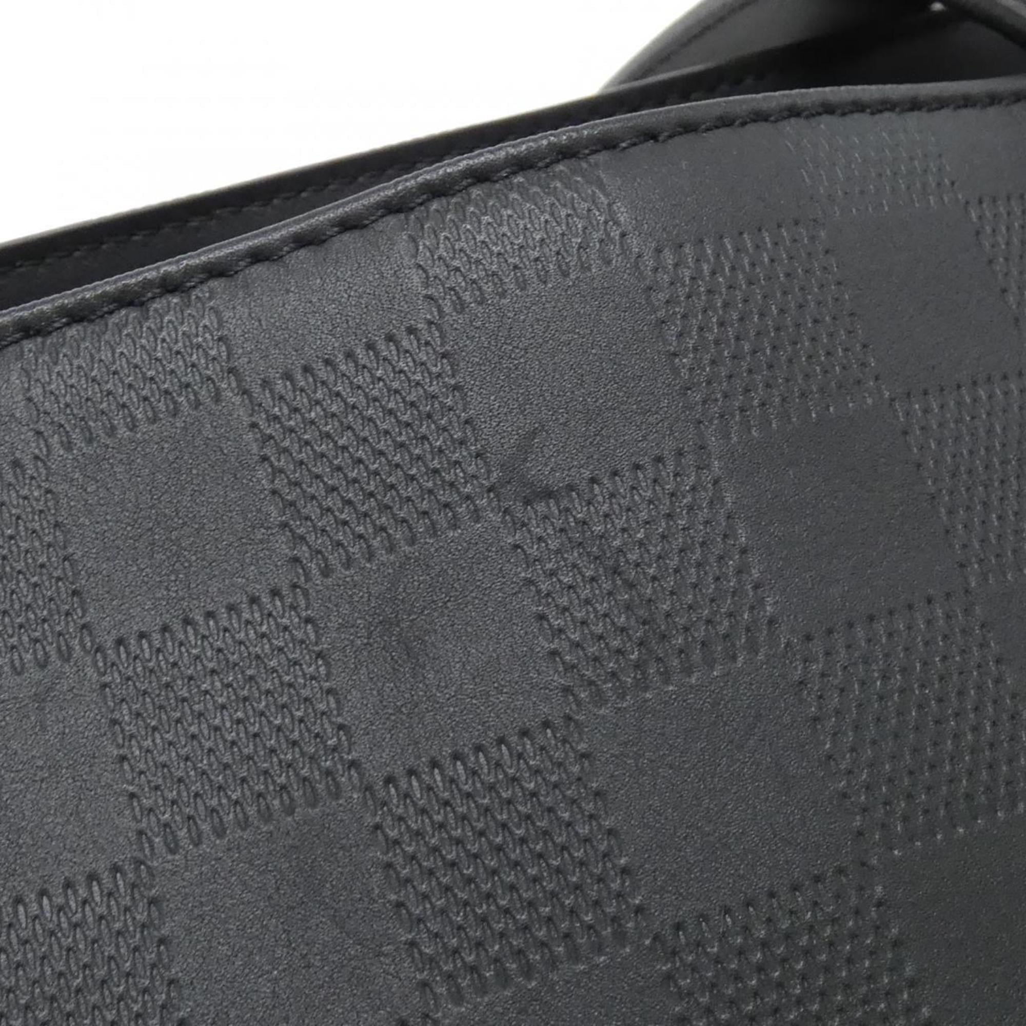Louis Vuitton Black Infini Onyx Leather Handbag (Pre-Owned)