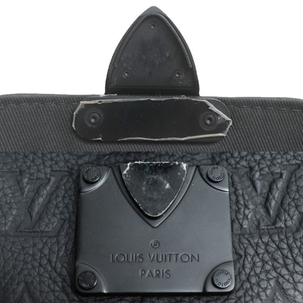 Louis Vuitton Black Leather Shoulder Bag (Pre-Owned)