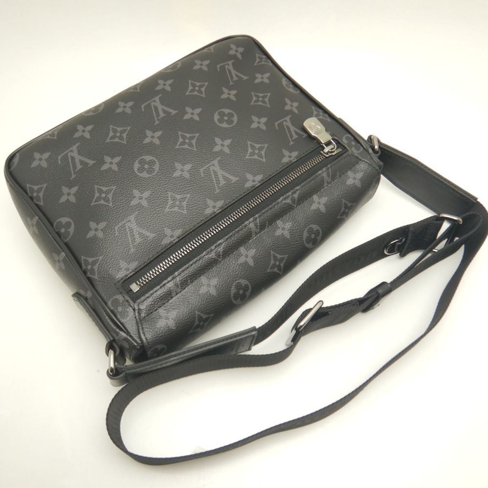 Louis Vuitton Black Monogram Eclipse Noir Monogram Eclipse Shoulder Bag (Pre-Owned)