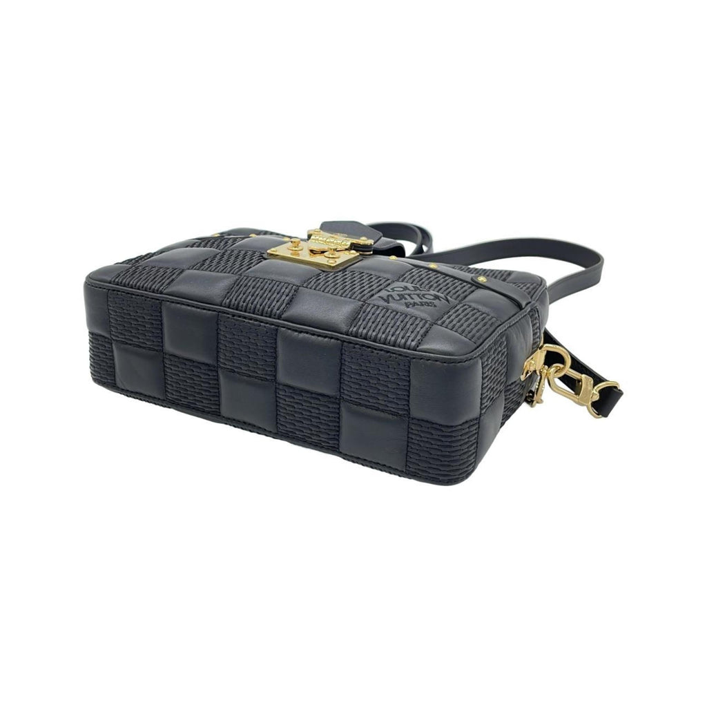 Louis Vuitton Black Leather Shoulder Bag (Pre-Owned)