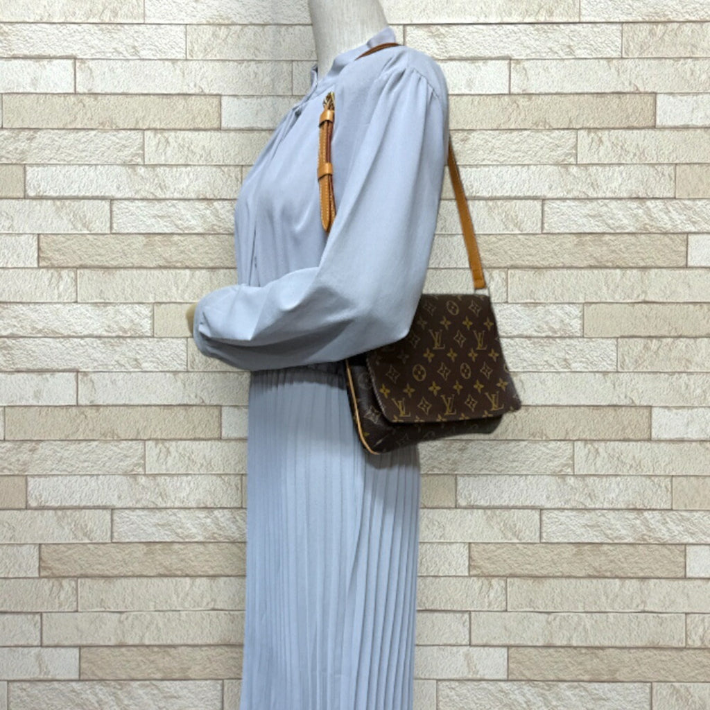 Louis Vuitton Brown Monogram Canvas Shoulder Bag (Pre-Owned)