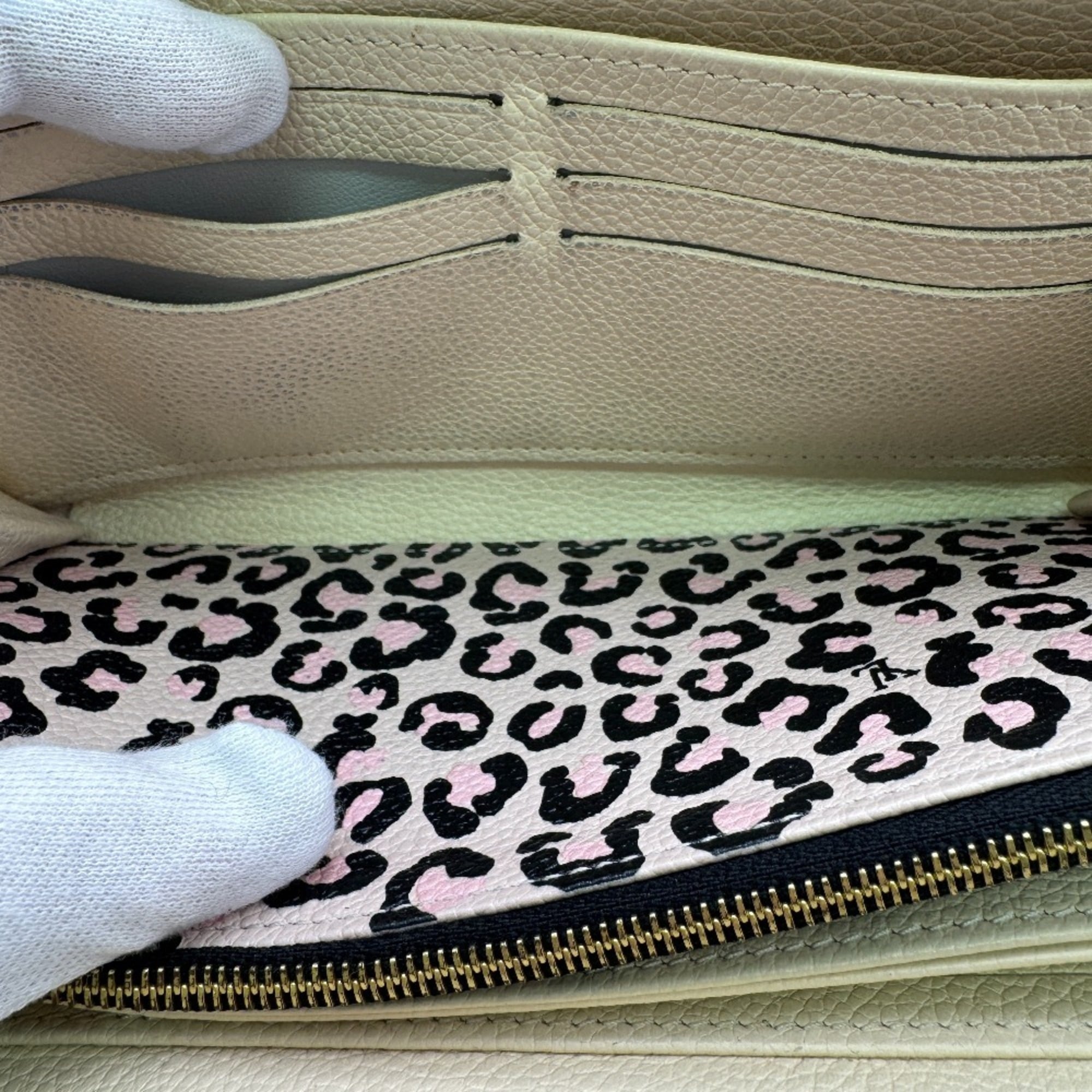 Louis Vuitton Beige Leather Long Wallet (Bi-Fold) (Pre-Owned)