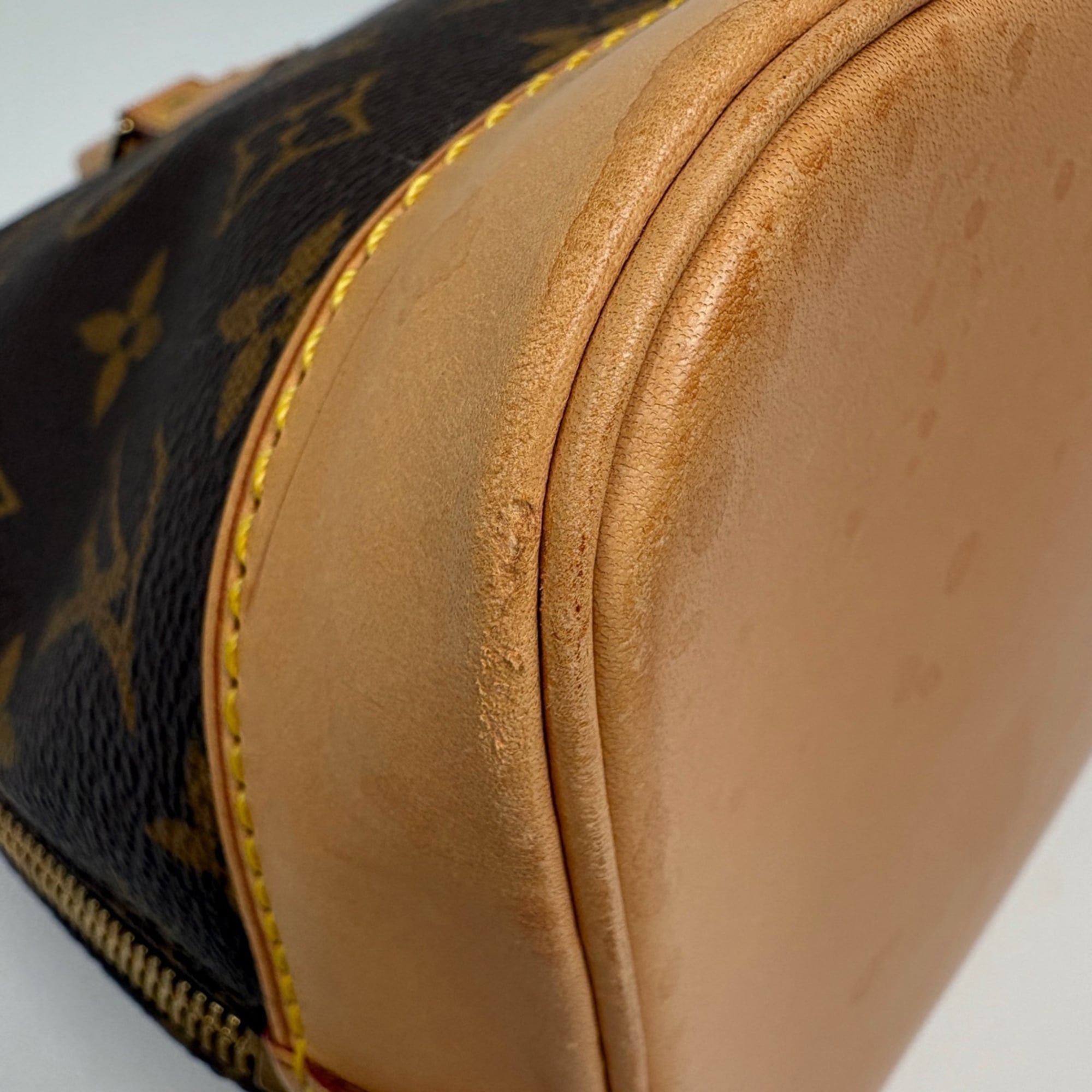 Louis Vuitton Brown Monogram Monogram Handbag (Pre-Owned)