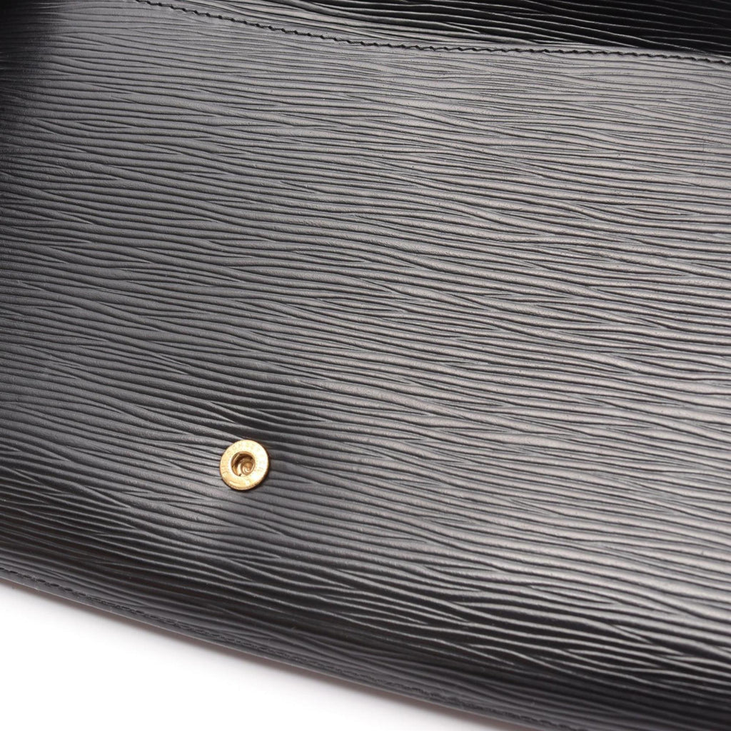 Louis Vuitton Black Noir Epi Leather Clutch Bag (Pre-Owned)