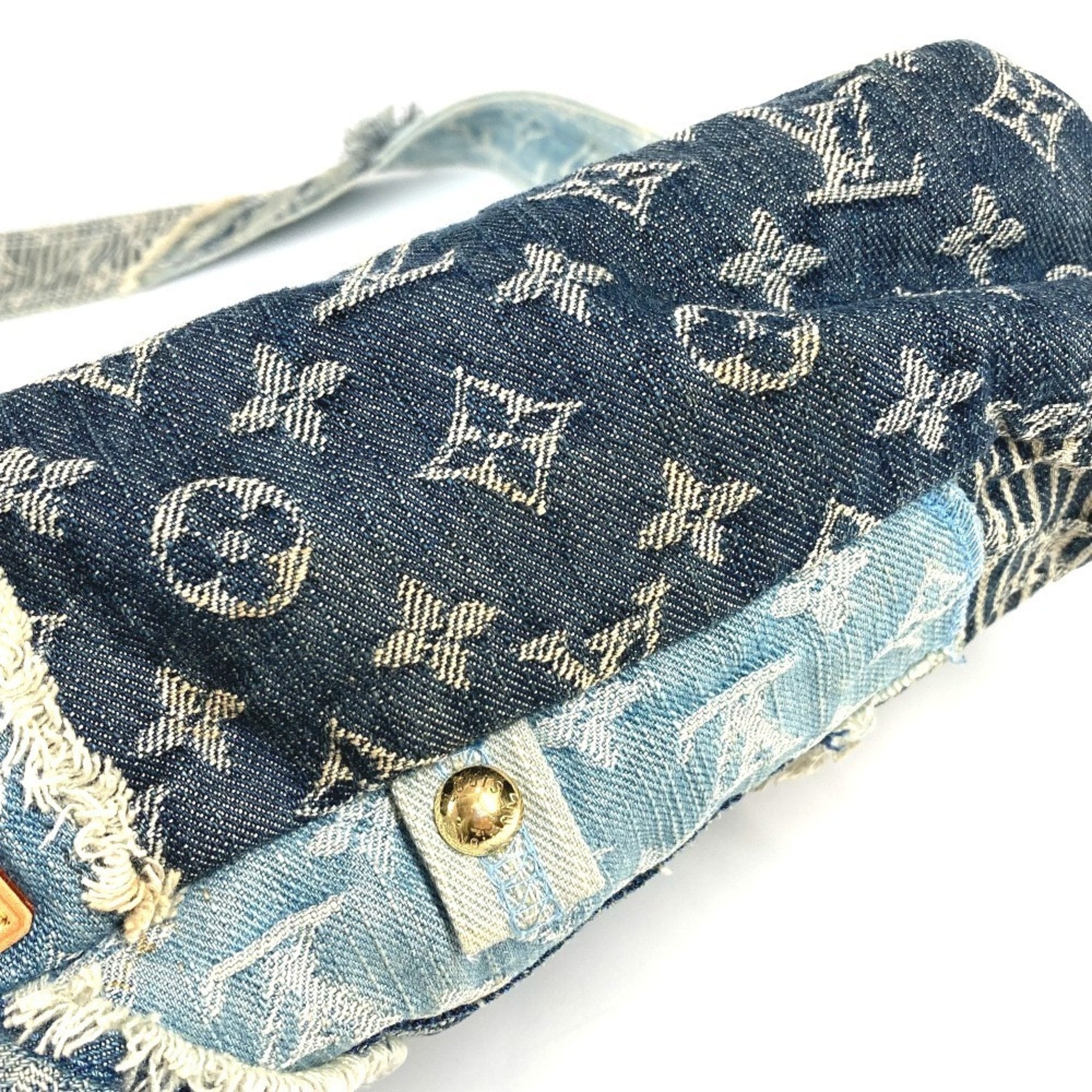 Louis Vuitton Blue Monogram Monogram Denim Messenger Bag Shoulder Bag (Pre-Owned)