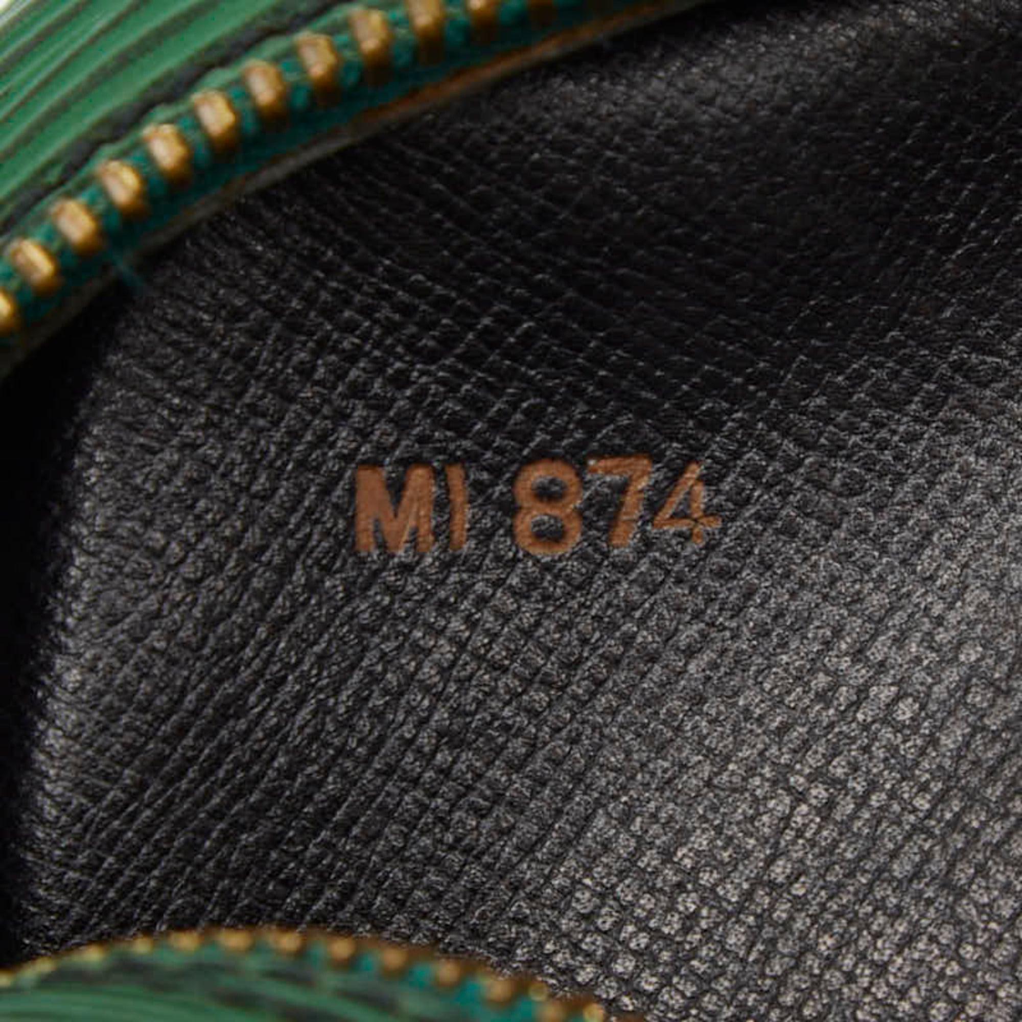 Louis Vuitton Epi Borneo Green Leather Shoulder Bag (Pre-Owned)