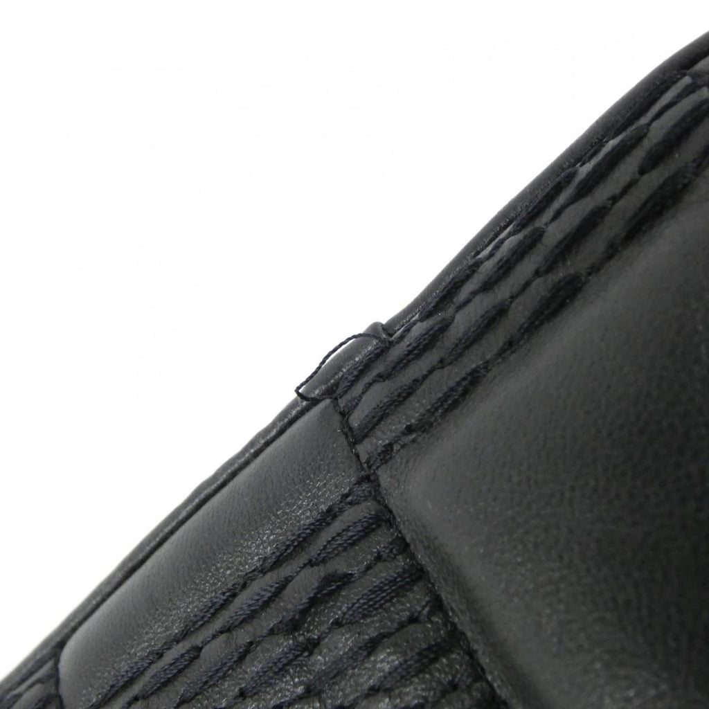 Louis Vuitton Black Leather Shoulder Bag (Pre-Owned)