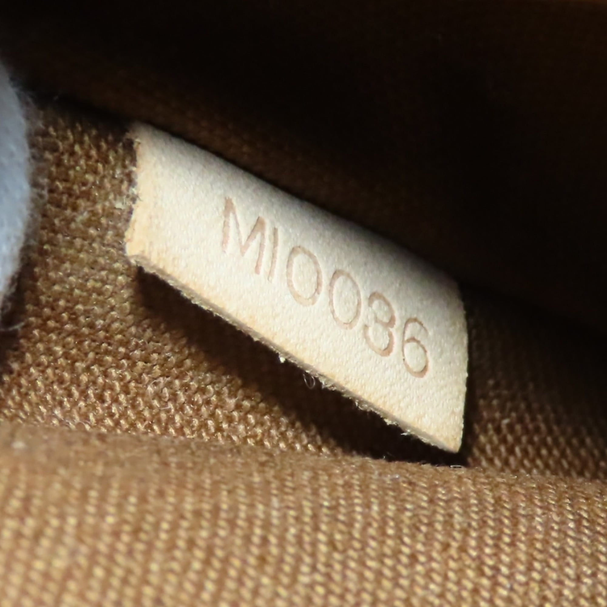 Louis Vuitton Brown Monogram Monogram Shoulder Bag (Pre-Owned)