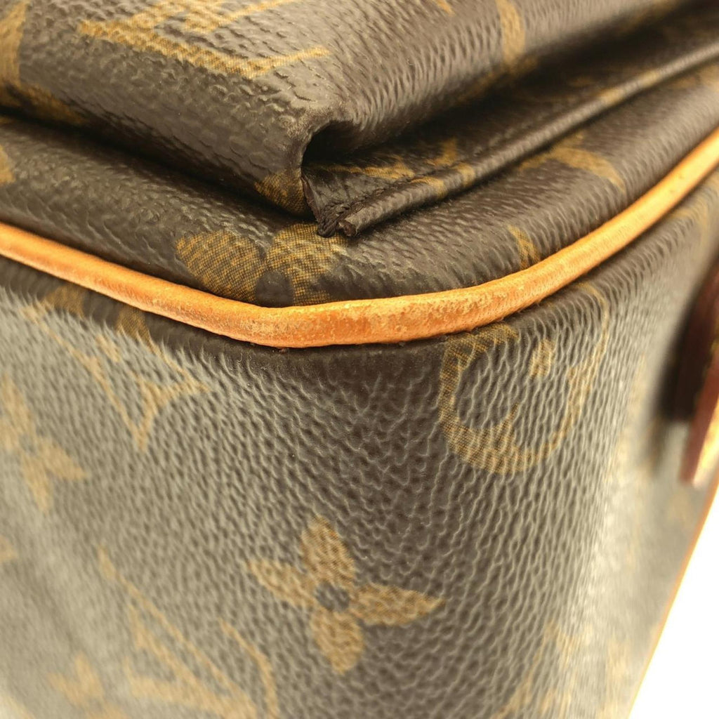 Louis Vuitton Marron Coated Canvas Shoulder Bag (Pre-Owned)