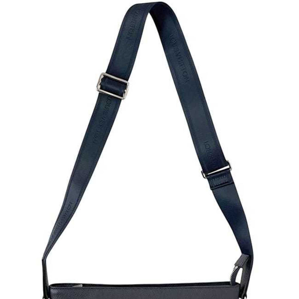 Louis Vuitton Taiga Boreal Navy Taiga Leather Shoulder Bag (Pre-Owned)