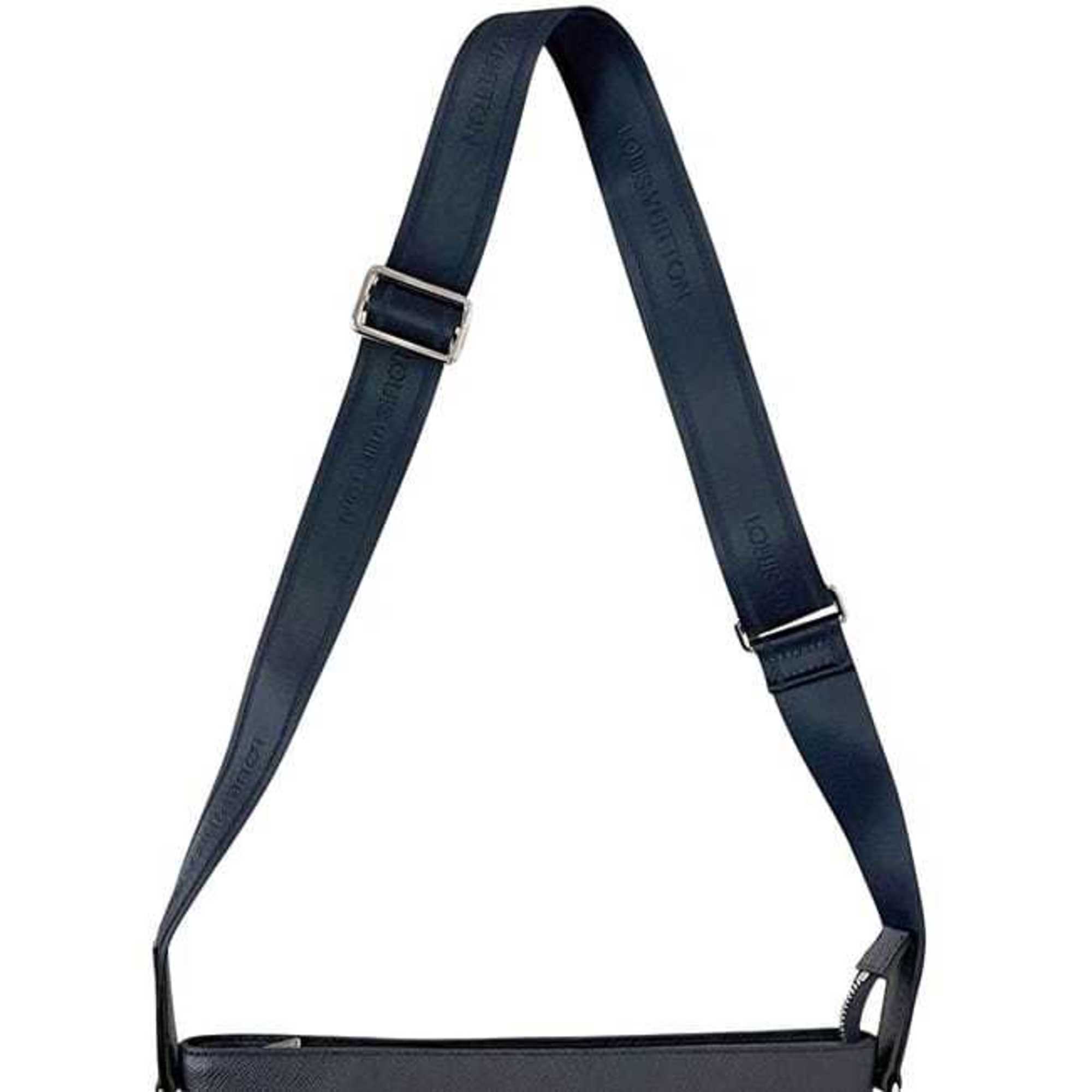 Louis Vuitton Taiga Boreal Navy Taiga Leather Shoulder Bag (Pre-Owned)