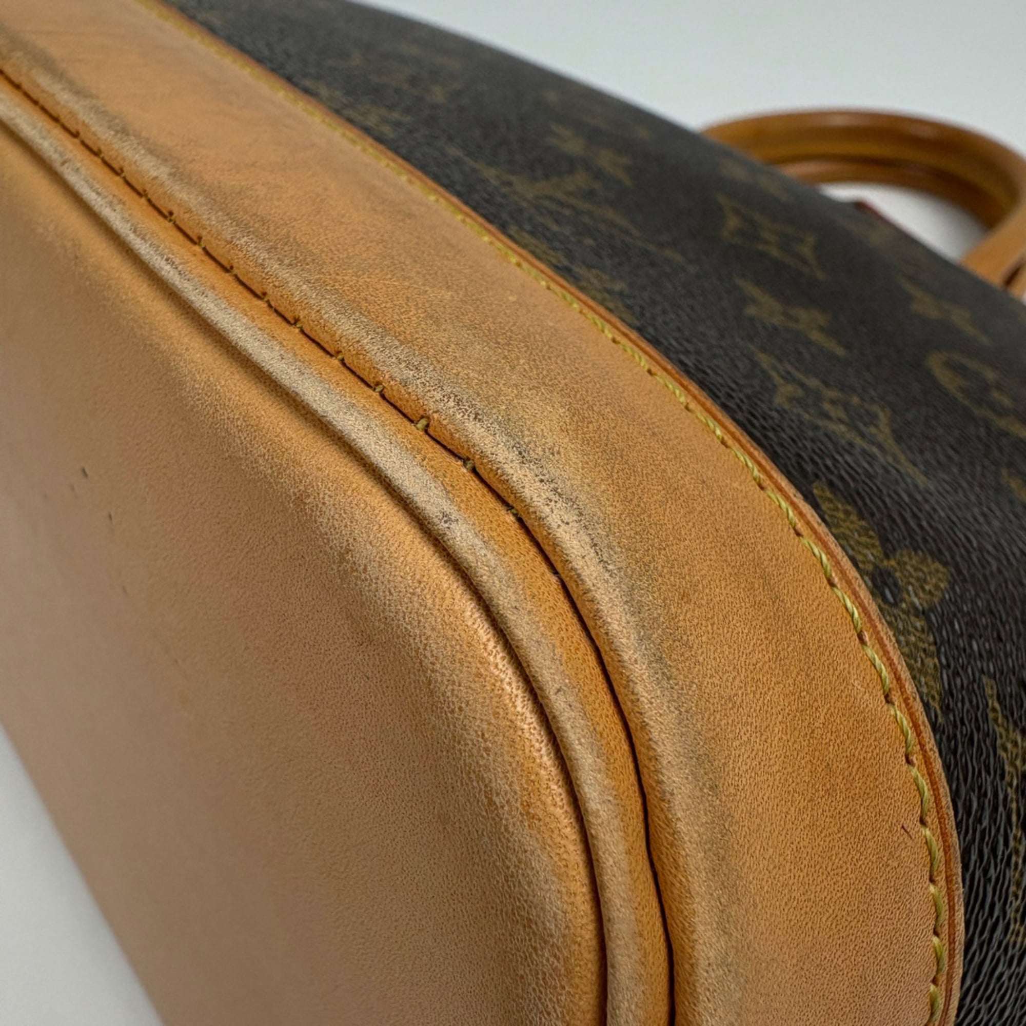 Louis Vuitton Brown Monogram Handbag (Pre-Owned)