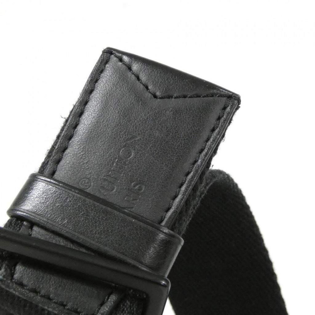 Louis Vuitton Black Leather Shoulder Bag (Pre-Owned)