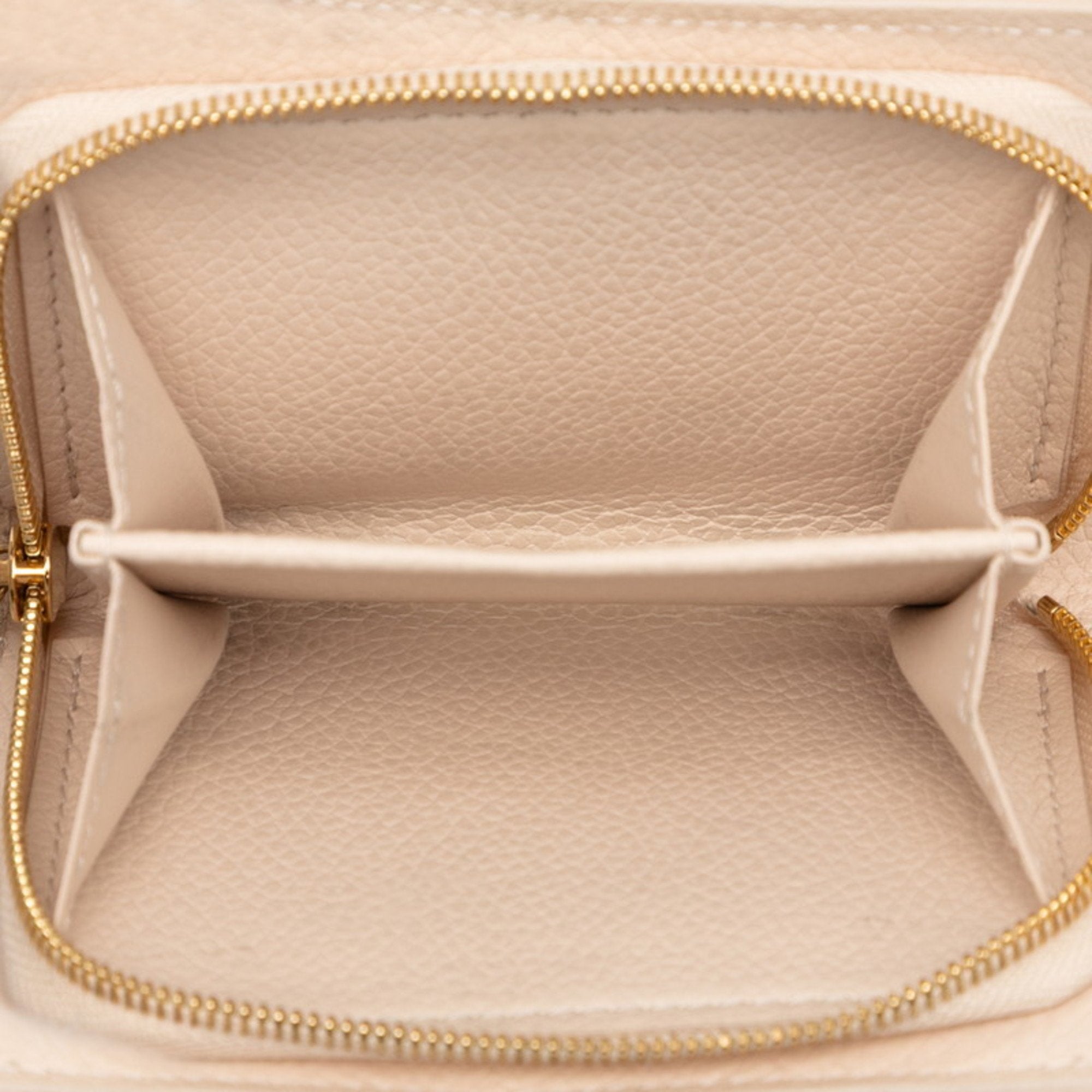 Louis Vuitton Beige Leather Wallet (Bi-Fold) (Pre-Owned)